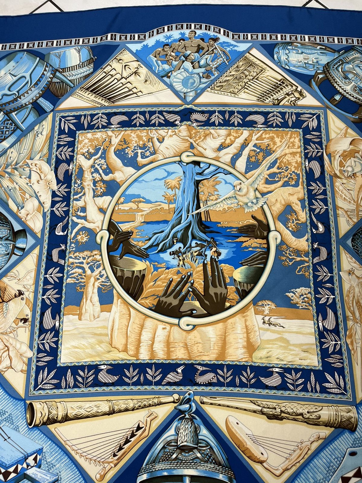 Designer × Hermes × Vintage Hermes Au som du tam-tam silk scarf full print handkerchief Size ONE SIZE - 8 Thumbnail