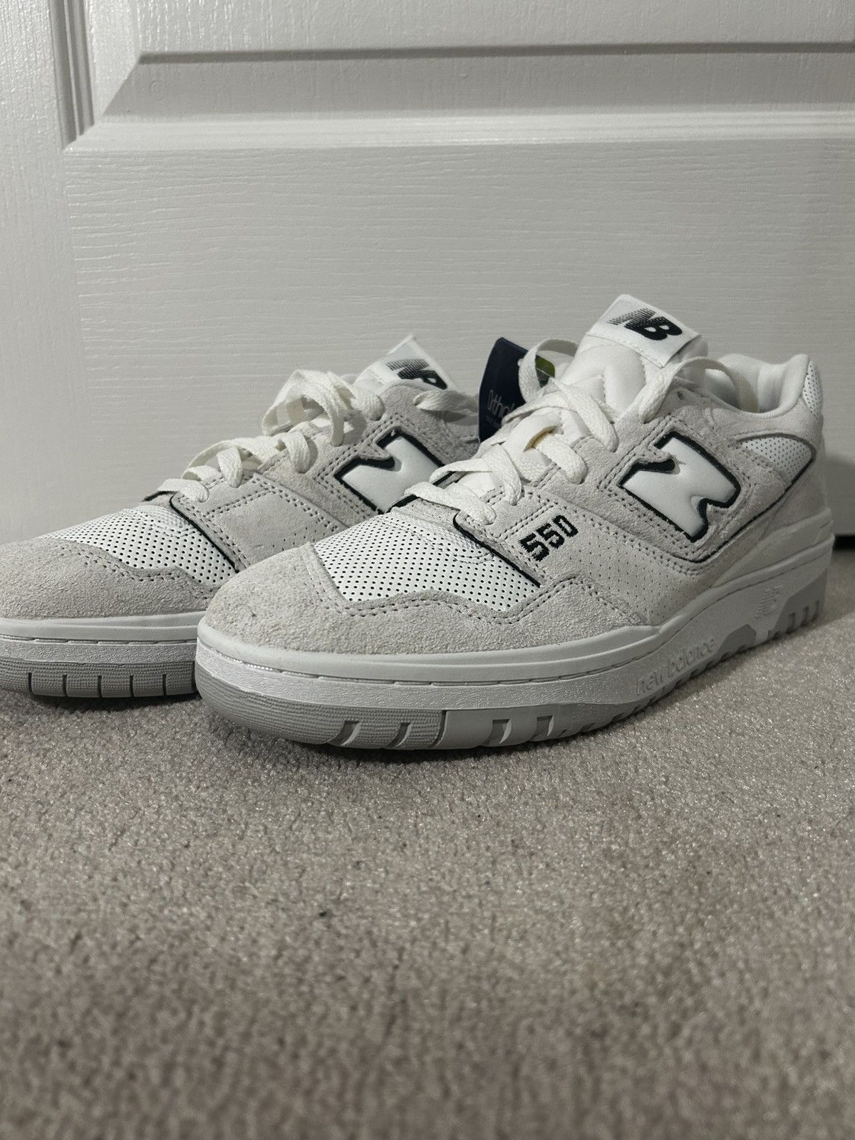 New Balance New Balance 550 White/Gray Size US 10.5 / EU 43-44 - 1 Thumbnail