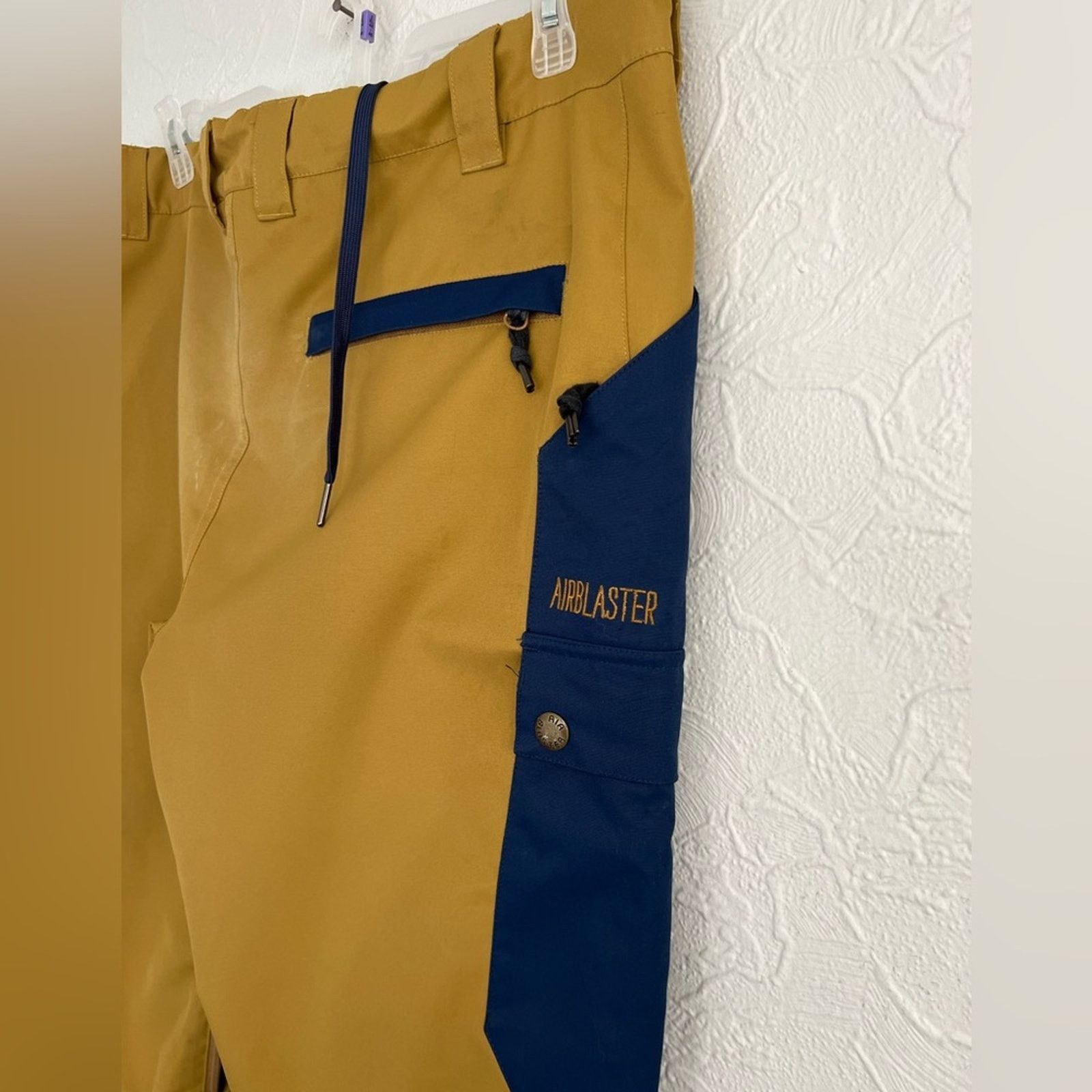 Airblaster AirBlaster Freedom Series Tan Navy Shell Ski Snowboard Pants Size US 38 / EU 54 - 7 Thumbnail