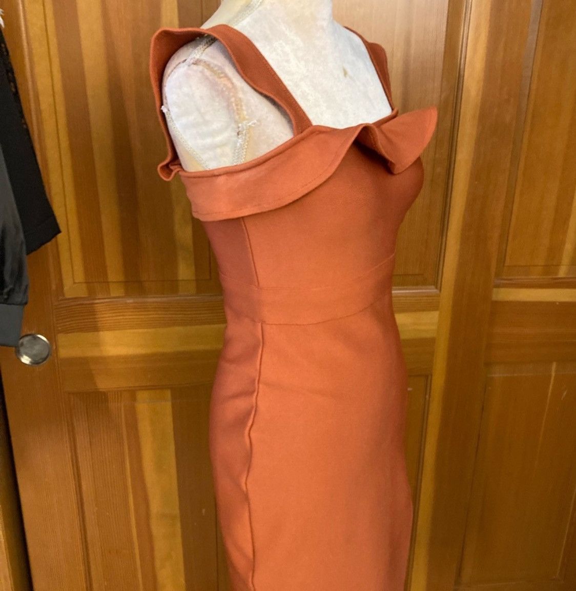Designer × Other Nwt, Lavishly Paris Women’s Ruffle Trim Bandage Dress. Size M / US 6-8 / IT 42-44 - 6 Thumbnail