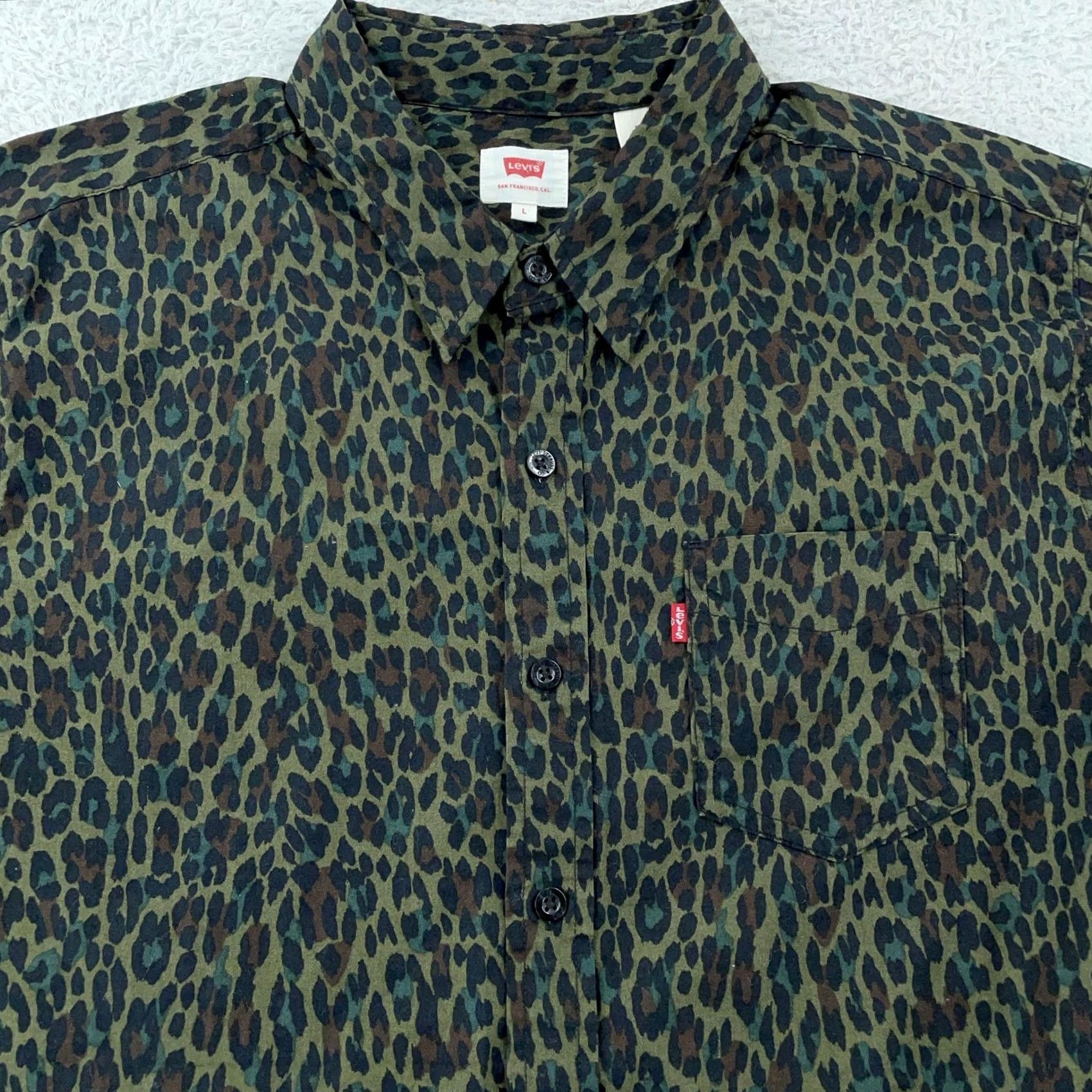 Levi's Levi's Casual Shirt Men L Camo Olive Leopard Short Sleeve Collared Button Up Shirt Size US L / EU 52-54 / 3 - 2 Thumbnail