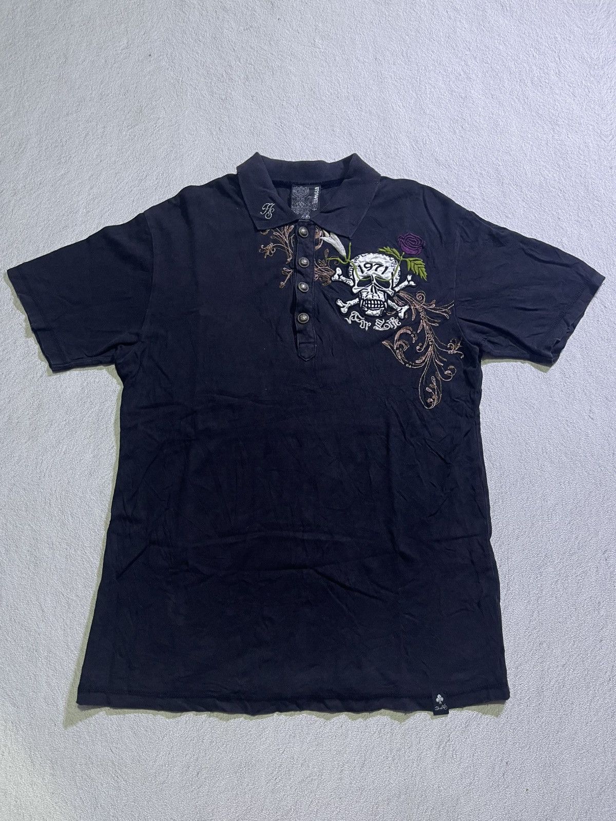 Y2K KITSIWEL short polo shirt with embroidered skull motif