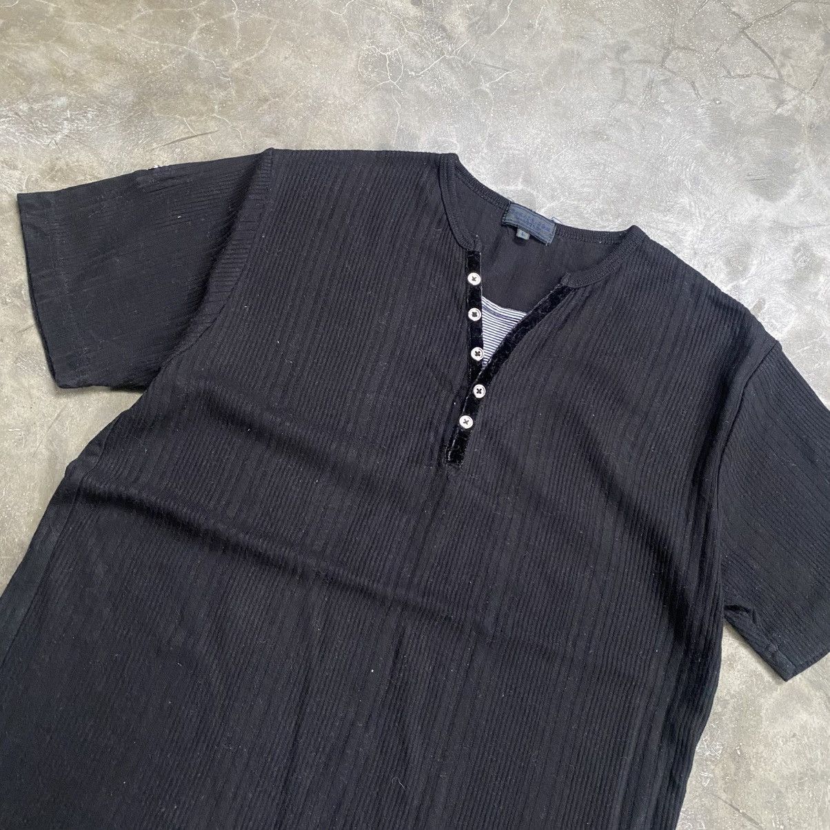 If Six Was Nine 2000s Takaiq.com Vkei Style Half Button T-Shirt Size US M / EU 48-50 / 2 - 2 Thumbnail
