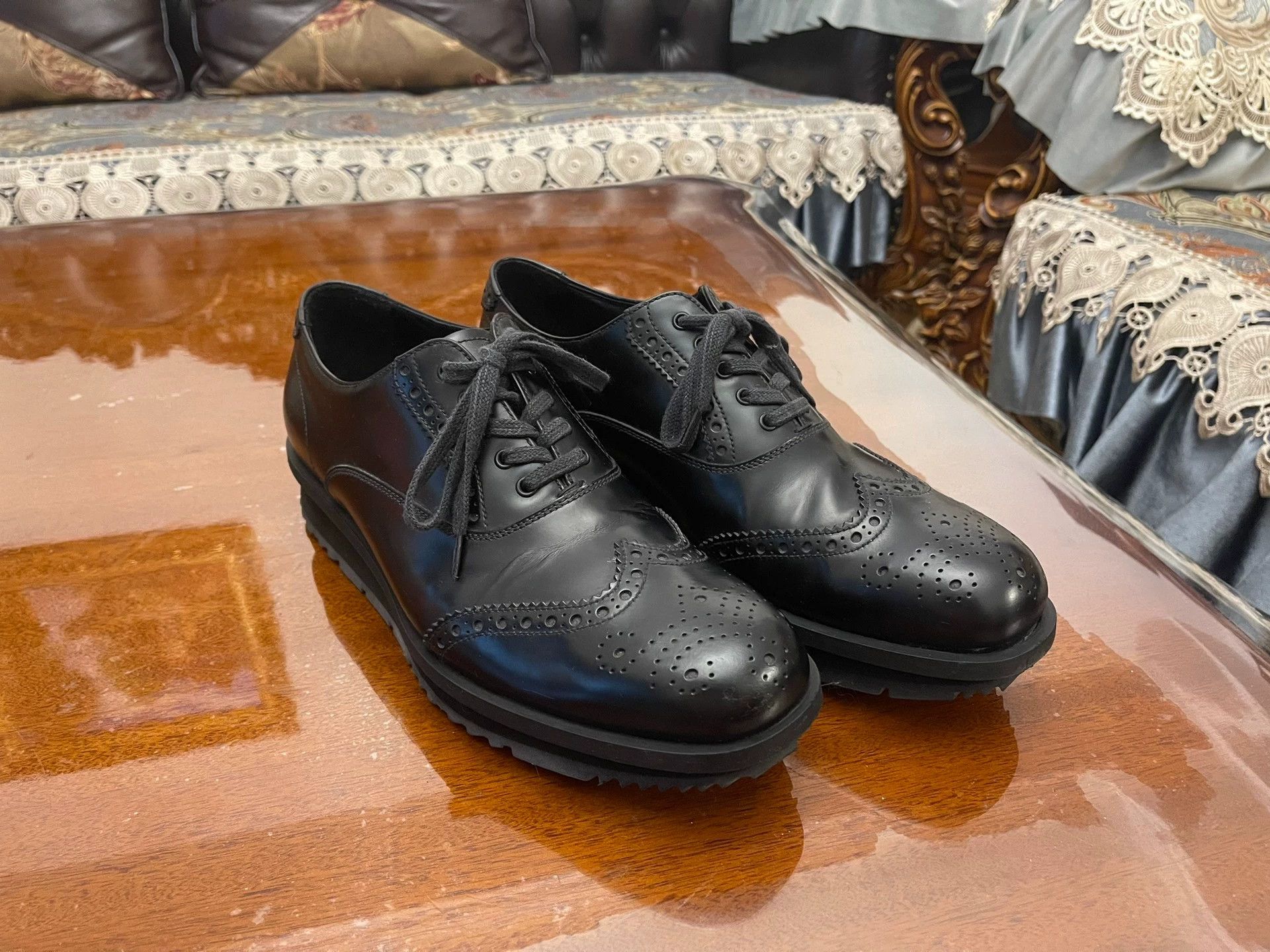Prada Prada Men's 7 Baroque Leather Shoes (Worn Few Times) Size US 7 / EU 40 - 2 Thumbnail