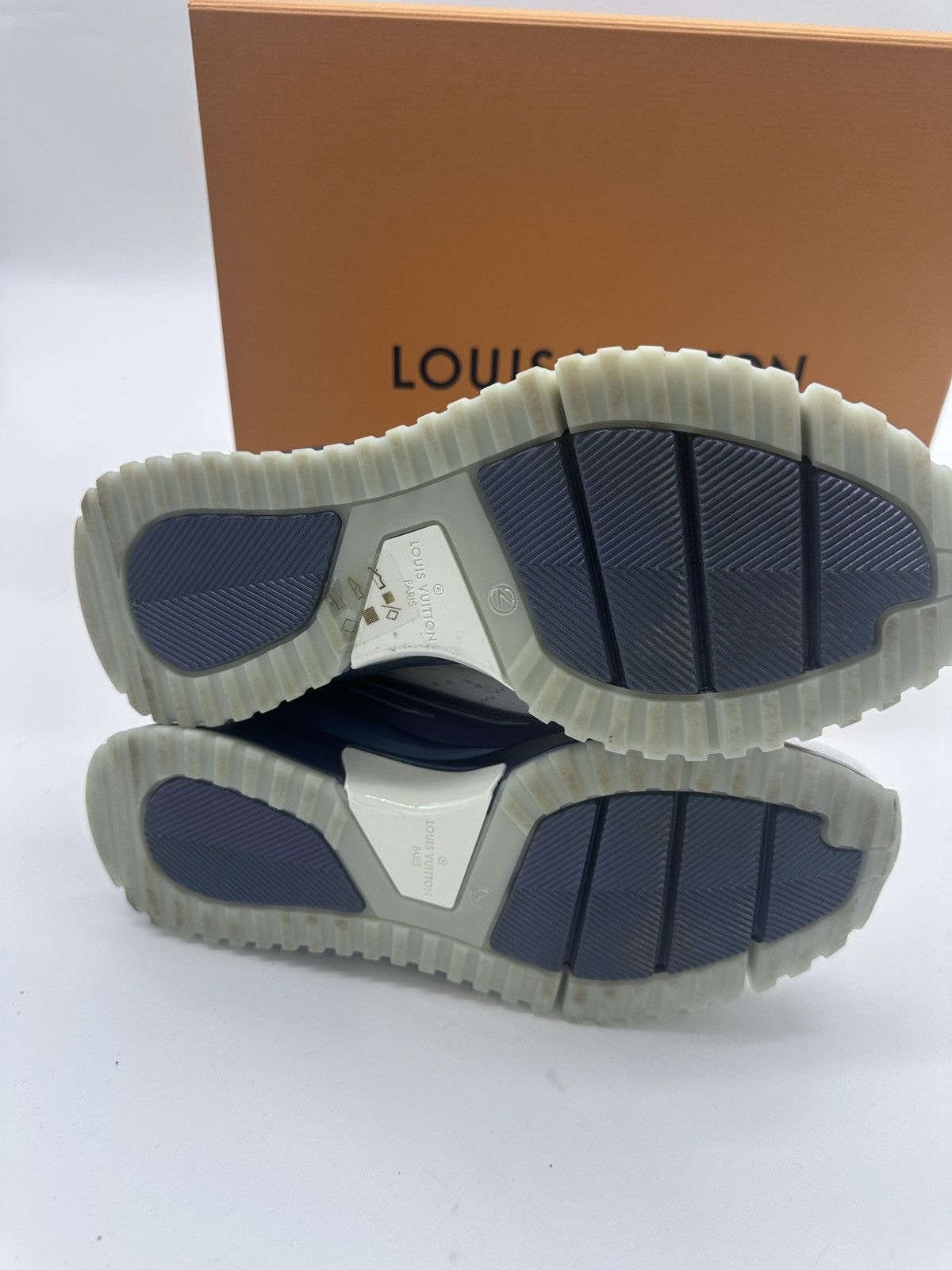 Louis Vuitton Louis Vuitton VNR Sneaker Size 5 Lv 6 USA Unisex Brand New Size US 5 / IT 35 - 7 Thumbnail