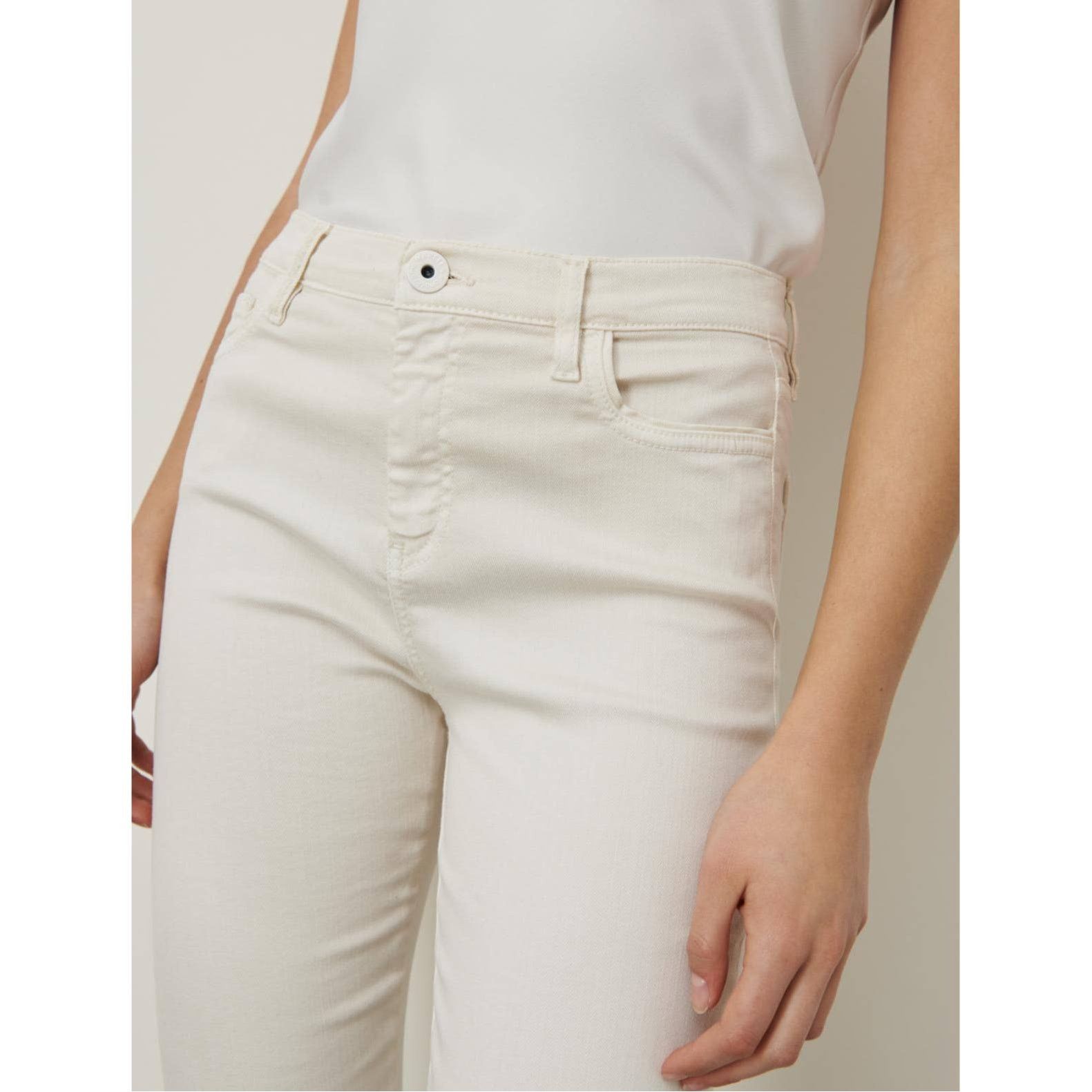 Marella Marella Monochrome Cropped Skinny Straight Vanilla Jean Size 27" / US 4 / IT 40 - 1 Thumbnail