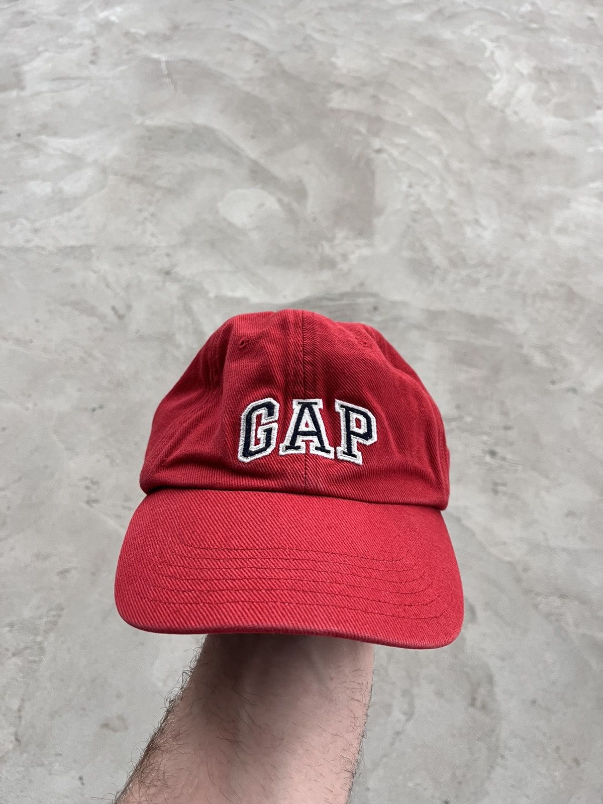 Gap Vintage Gap Red Avantgarde Minimalistic Cap Hat Yeezy style Size ONE SIZE - 1 Thumbnail