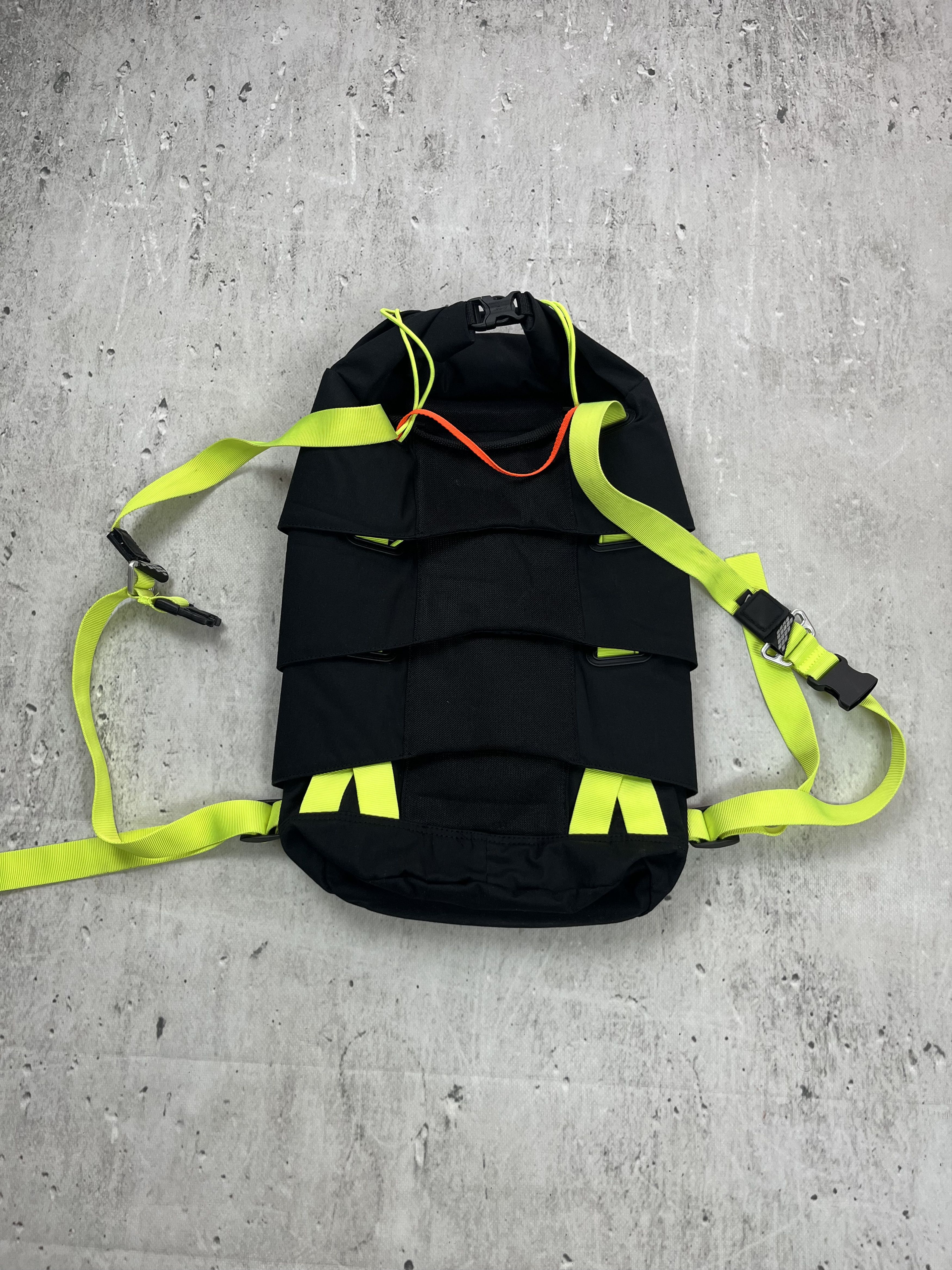 Nike Rare Nike MOG Bolt Expandable Backpack Utility Size ONE SIZE - 9 Thumbnail