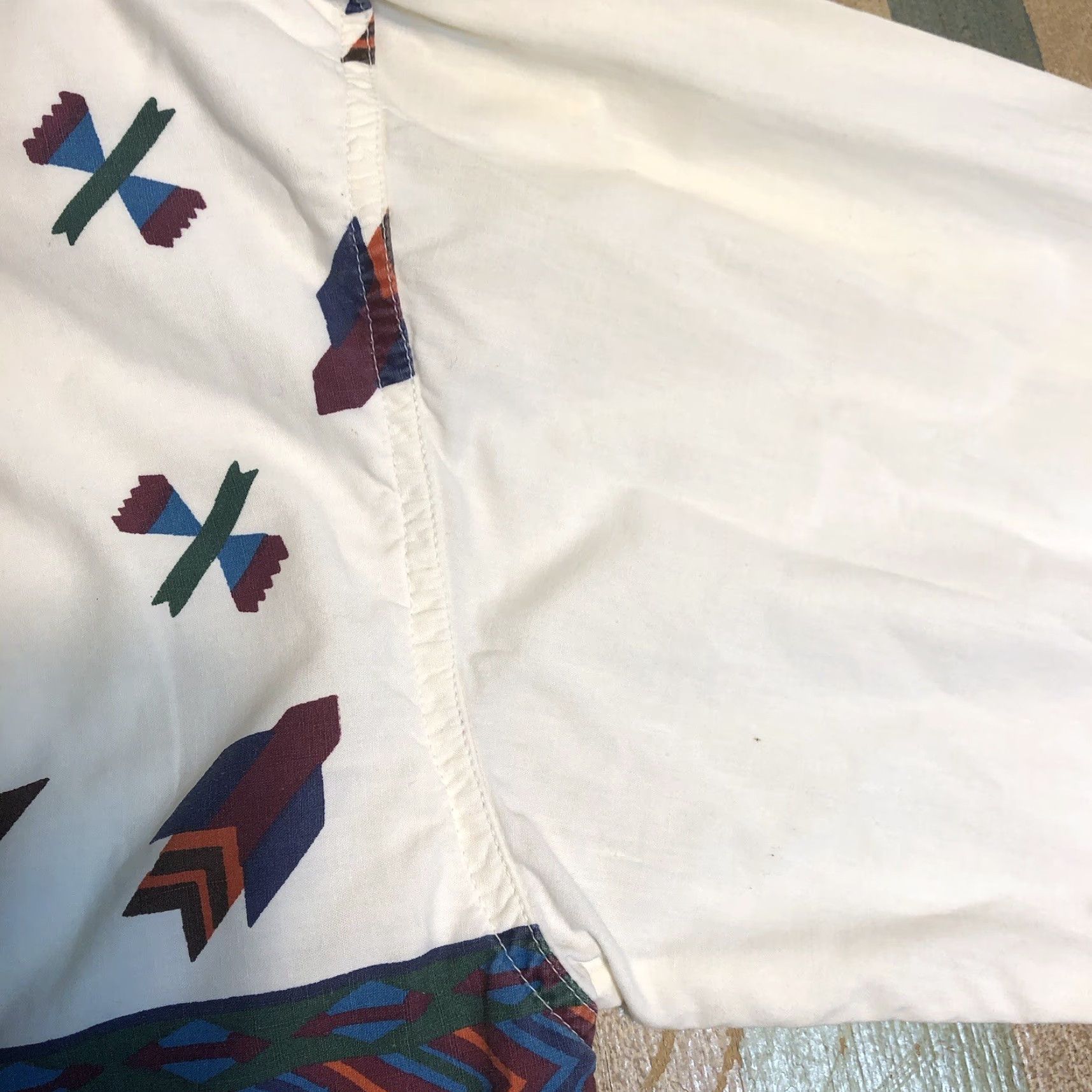 Vintage VINTAGE Adobe Rose Western Shirt Women’s S White Aztec Pattern Yellowing Size S / US 4 / IT 40 - 6 Thumbnail