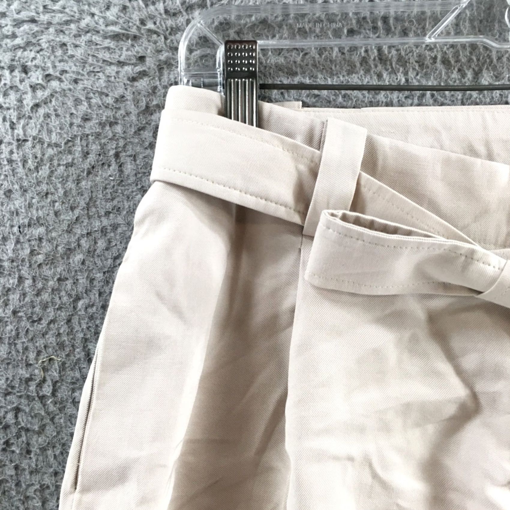 Calvin Klein Calvin Klein Paperbag Short Womens XS Beige Viscose Mid Rise Pleated Front Zip Size 26" / US 2 / IT 38 - 2 Thumbnail