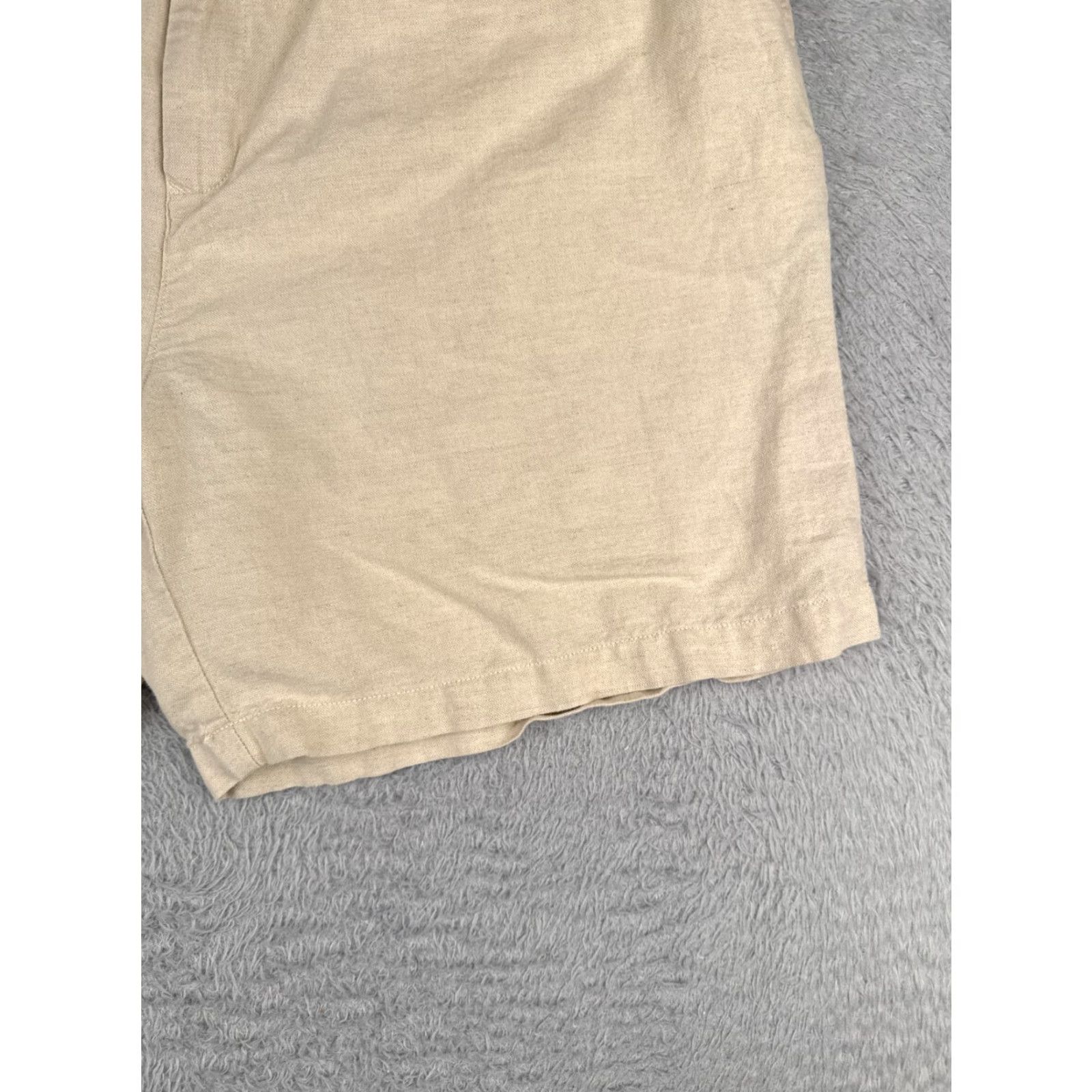 Tommy Hilfiger Tommy Hilfiger Shorts Mens 38 Beige Pleated Cotton Linen Blend Beach Vacation 8" Chino Casual, Travel, Workwear, Classic Fit, Beige, 38 Mens Size US 38 / EU 54 - 2 Thumbnail