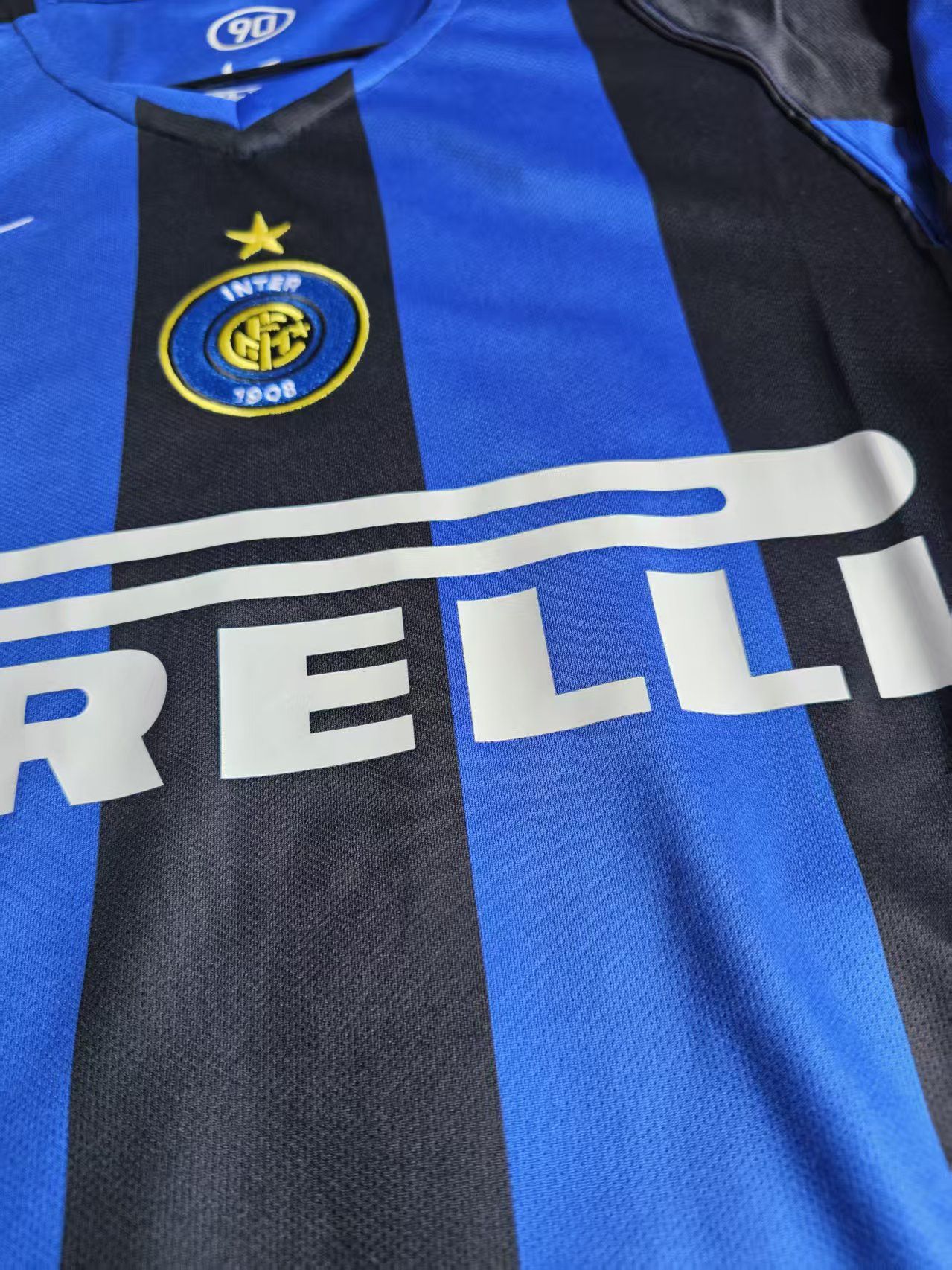Other 2004 2005 Inter milan #32 Christian Vieri Jersey Size US S / EU 44-46 / 1 - 4 Thumbnail