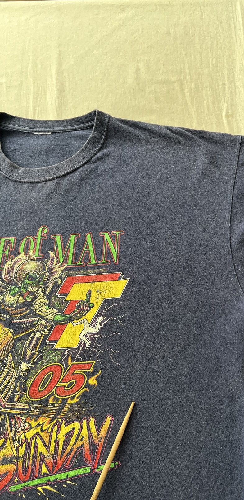 Vintage Vintage 2005 Isle of Man TT Mad Sunday Moto Racing T-shirt Size US XXL / EU 58 / 5 - 8 Thumbnail