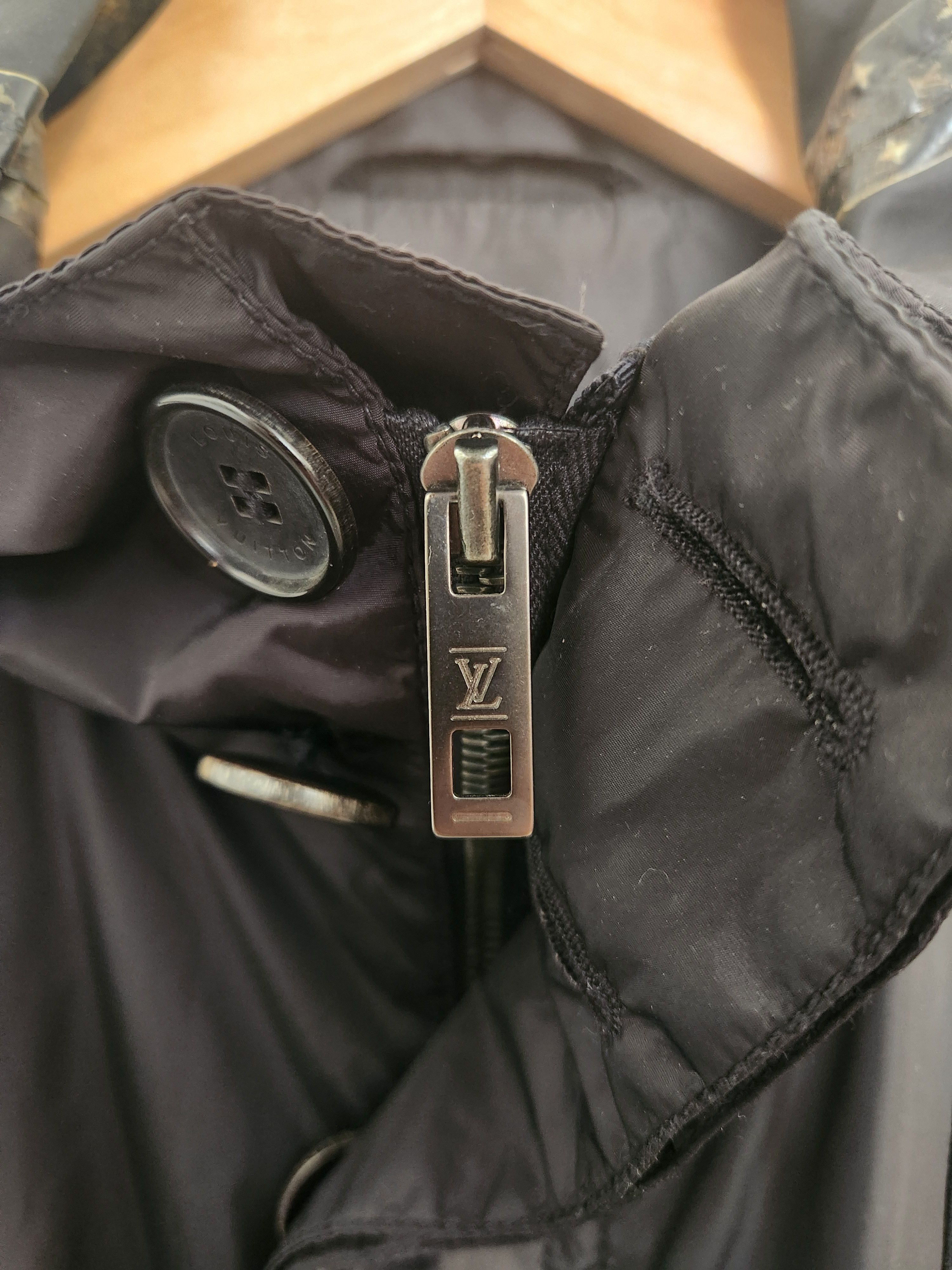 Louis Vuitton LV Black spray light weight vintage jacket monogram Size US S / EU 44-46 / 1 - 3 Thumbnail