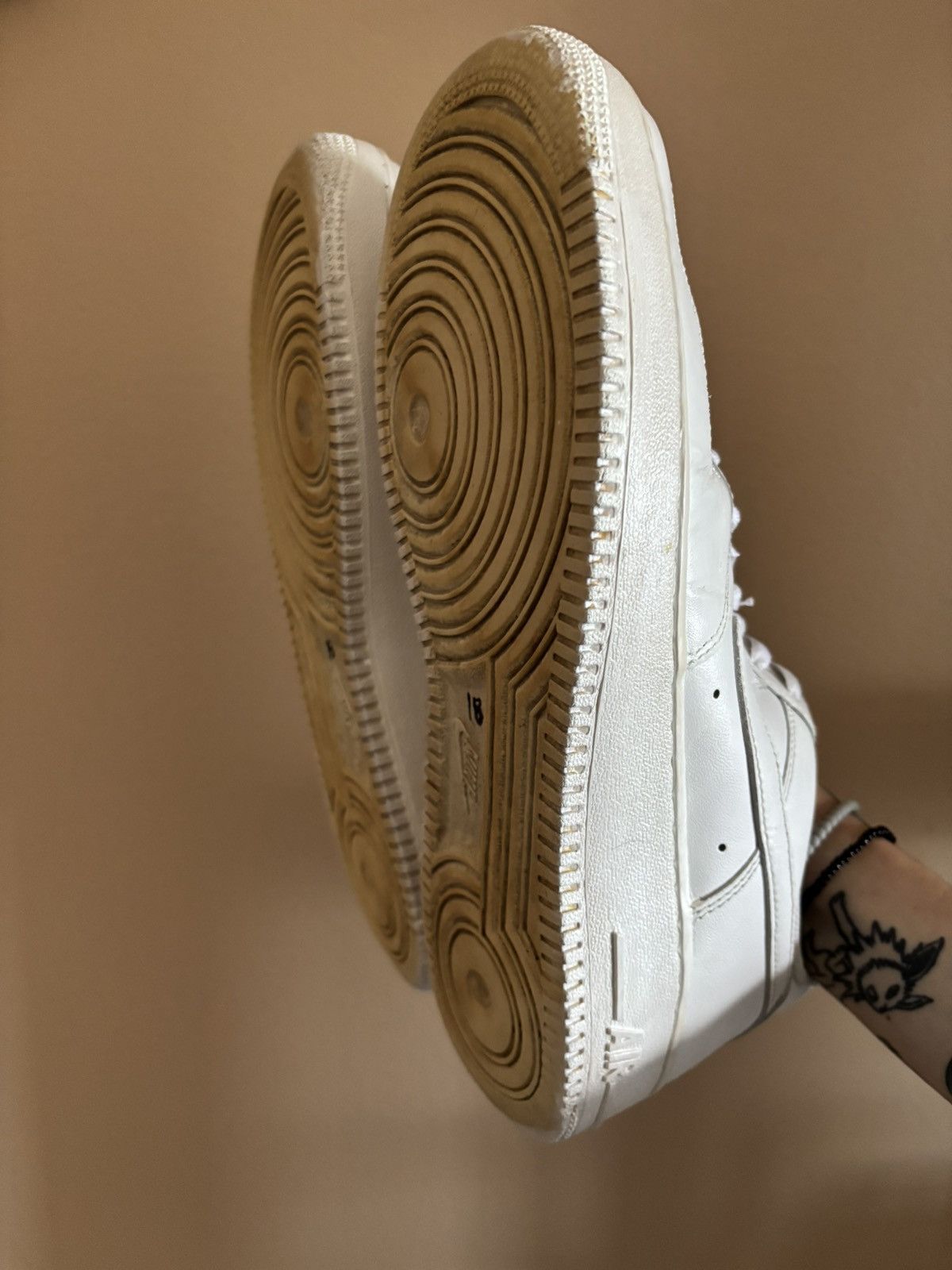 Nike Nike Air Force 1 ‘07 'White' Size US 9 / EU 42 - 5 Thumbnail
