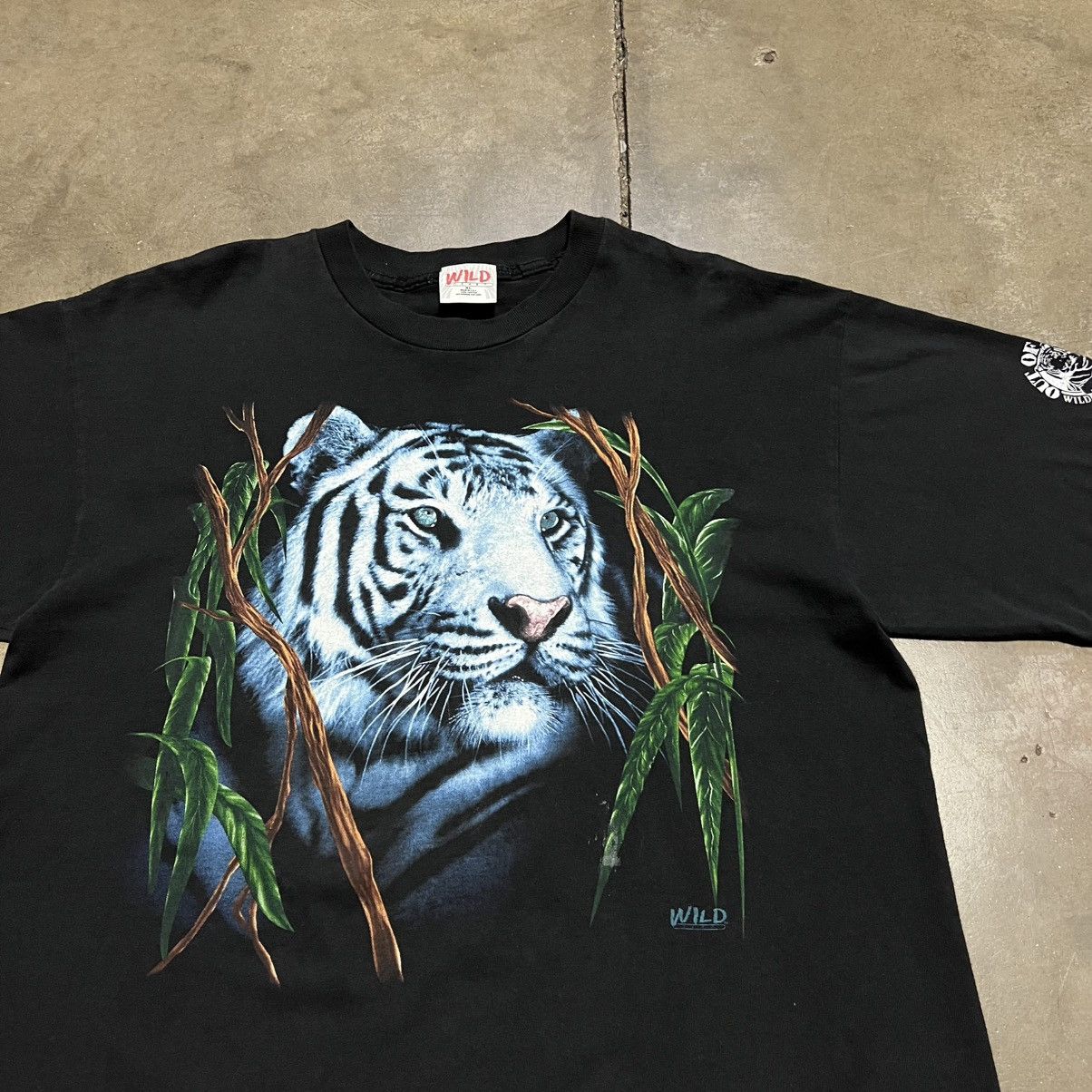 Vintage Vintage 90s White Tiger Wildlife Graphic Tee Nature Wild USA Size US XL / EU 56 / 4 - 3 Thumbnail