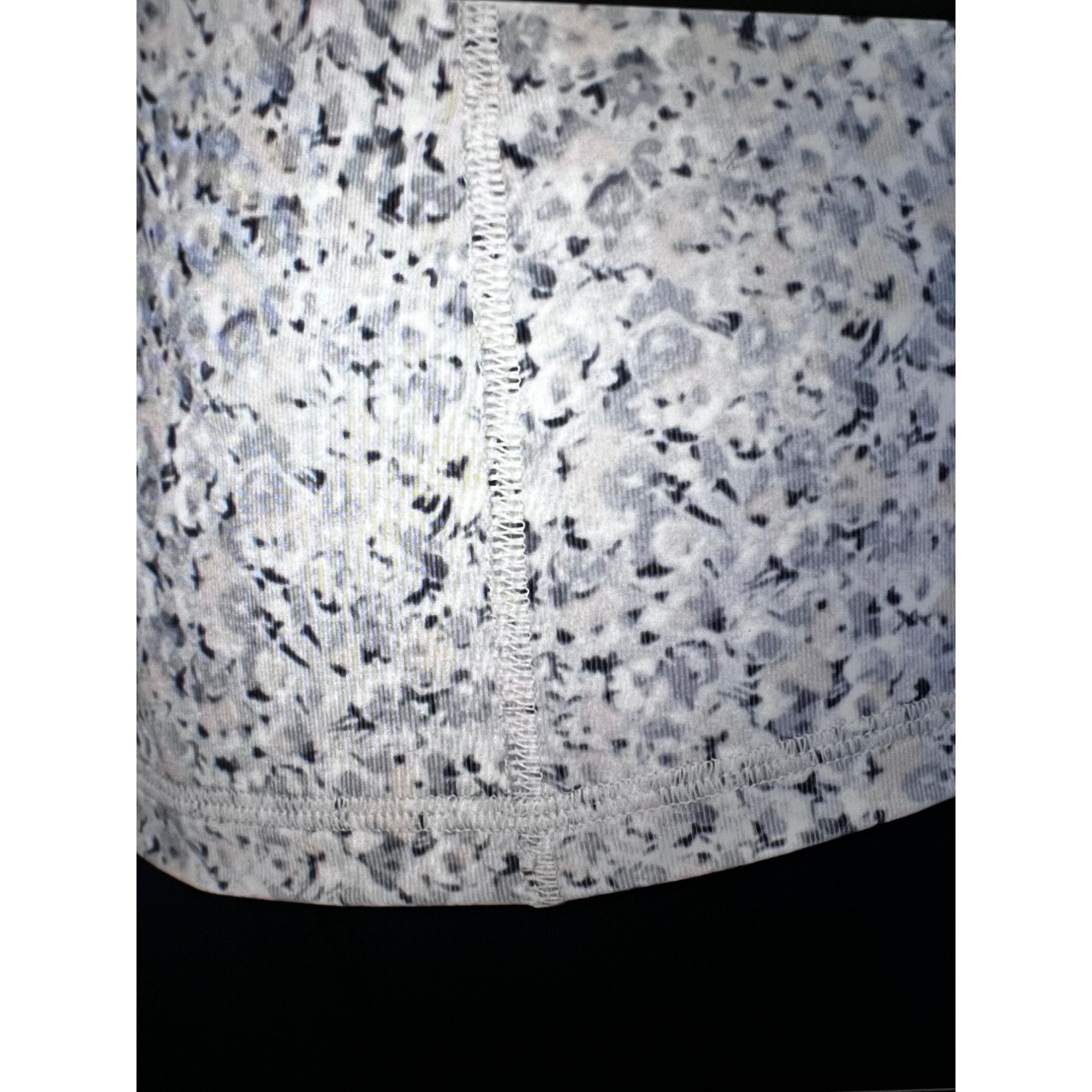 Lululemon Lululemon Power Y Tank Top Gray Speckled Shelf Bra Sz 6 Stre Size M / US 6-8 / IT 42-44 - 7 Thumbnail