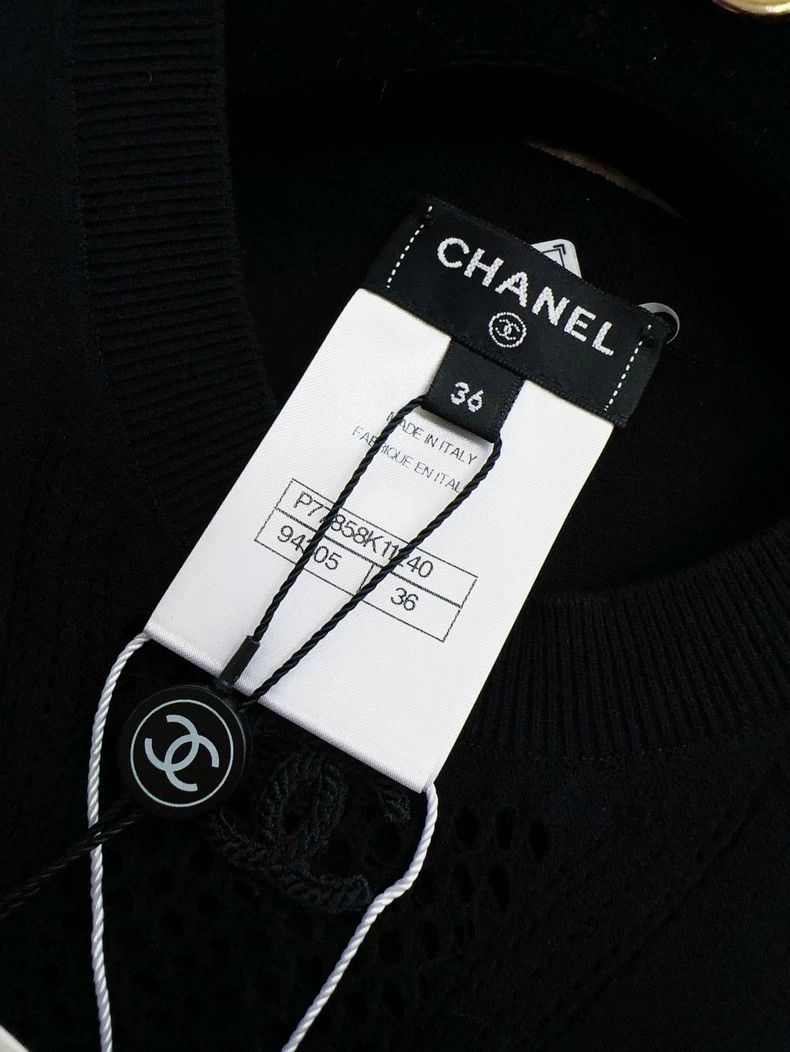 Chanel Chanel 24b black hollow V-neck knitted dress Size XS / US 0-2 / IT 36-38 - 4 Thumbnail