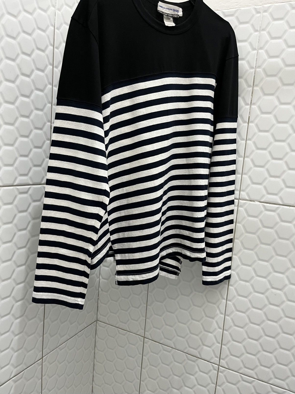 10 Corso Como × Comme des Garcons Comme Des Garcons Asymmetrical Striped Longsleeve Size US S / EU 44-46 / 1 - 3 Thumbnail