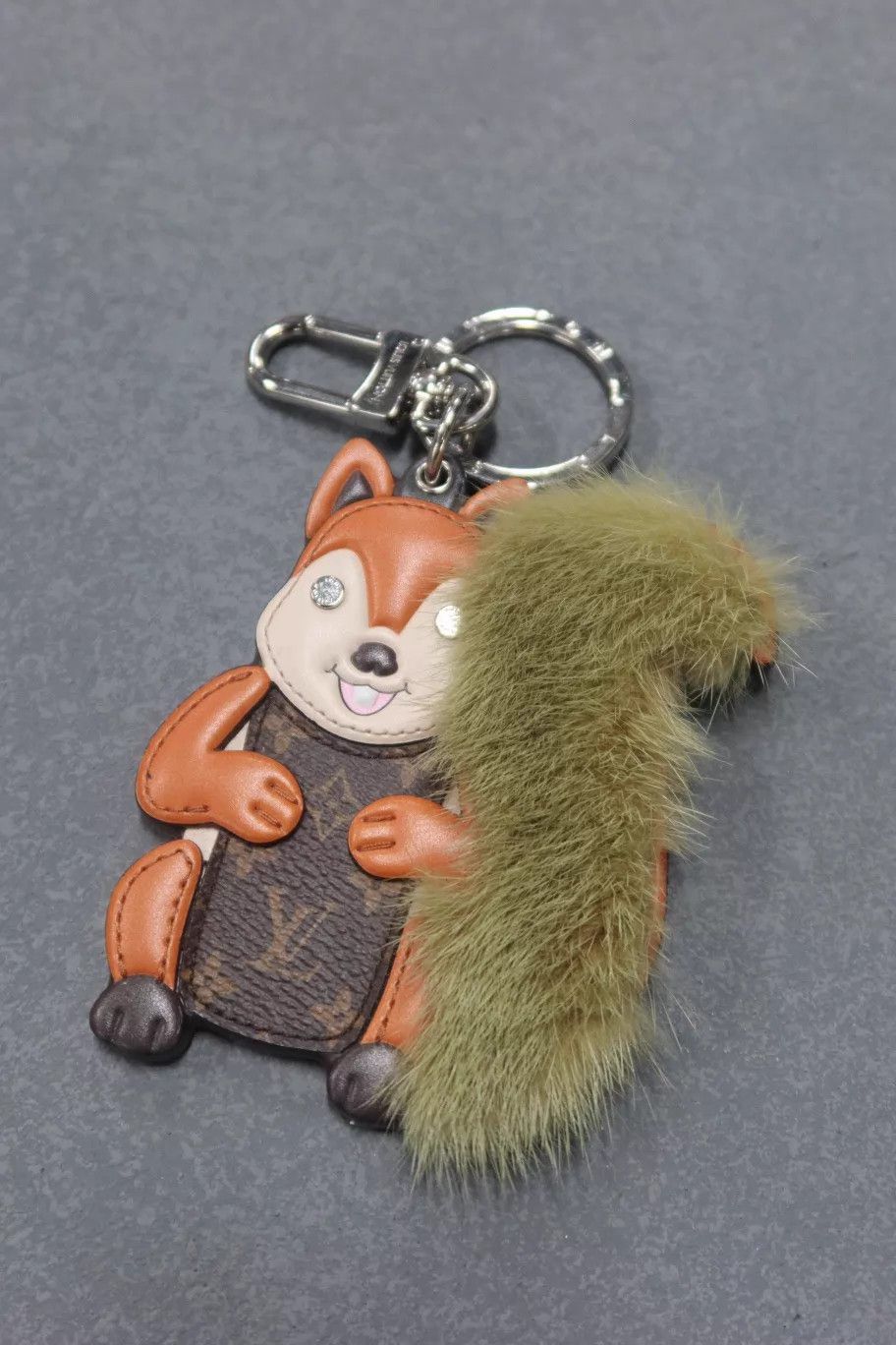 Louis Vuitton Louis Vuitton Squirrel Charm Keychain Pre-Owned Size ONE SIZE - 1 Thumbnail