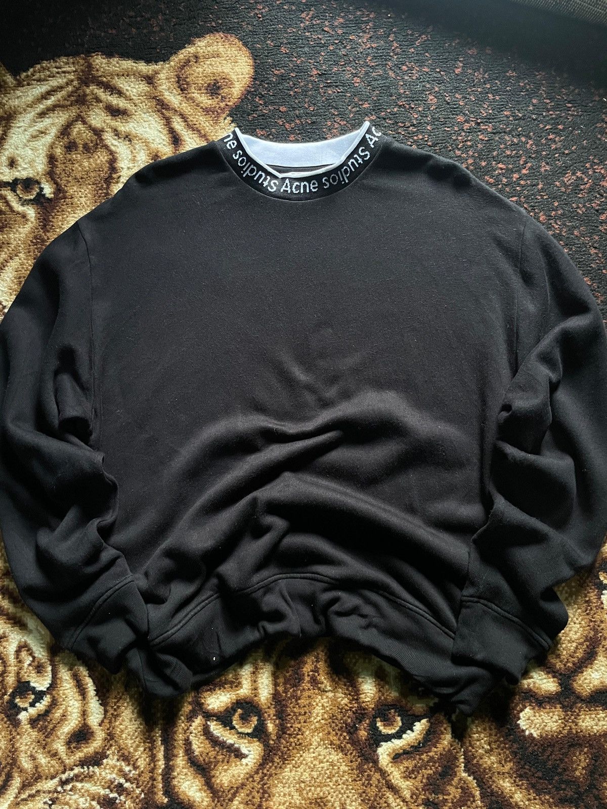 Acne Studios Neck Logo Navid