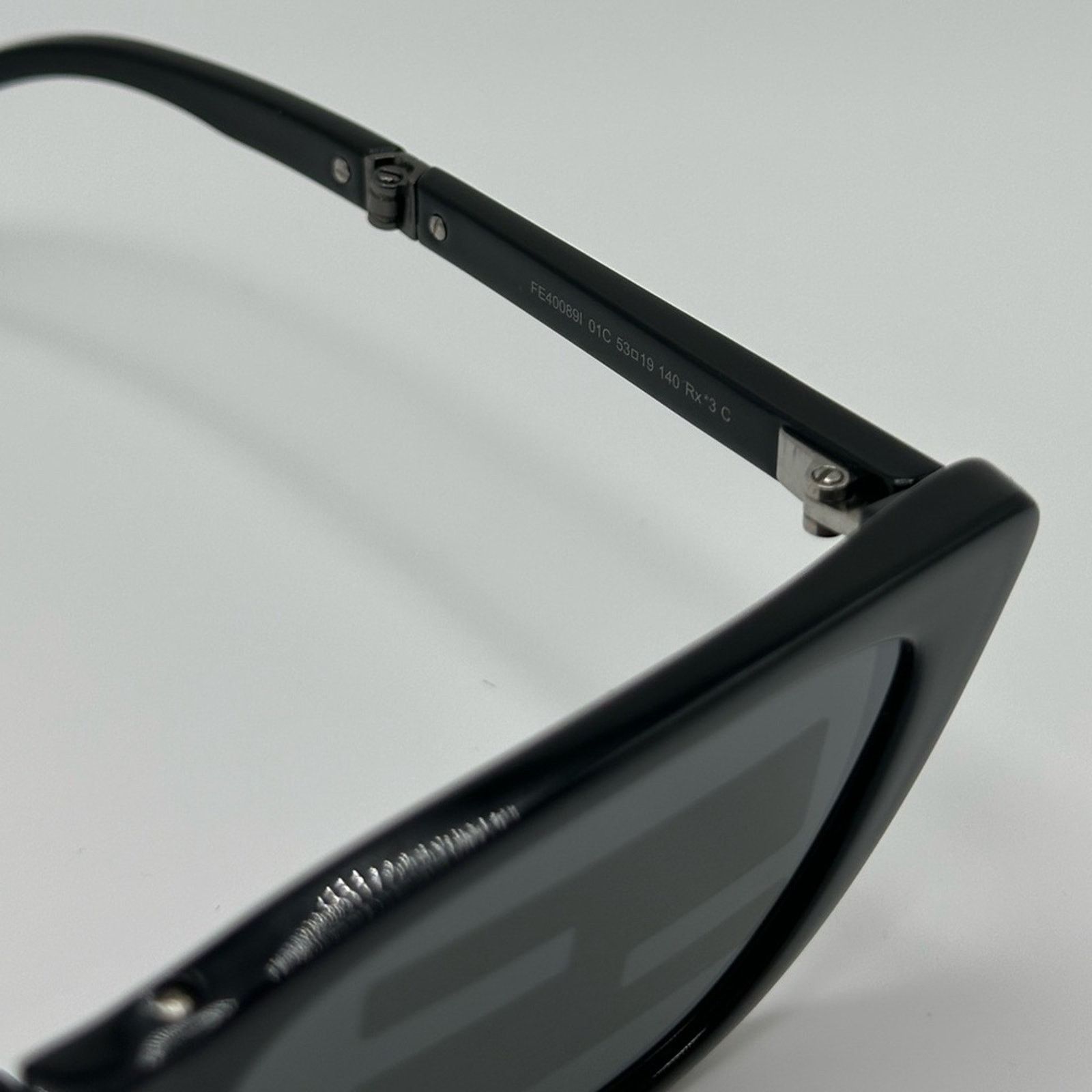 Fendi FENDI Sunglasses FE40089I 5301C Shiny Black/Smoke Mirror NEW Size ONE SIZE - 6 Thumbnail