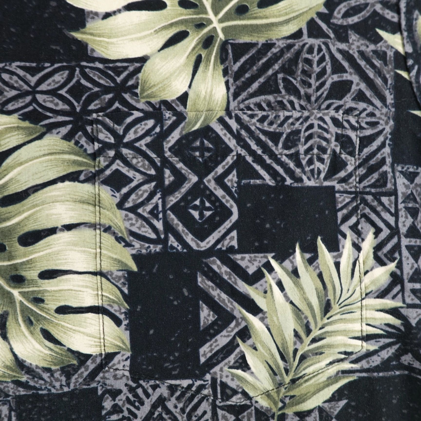 Hilo Hattie VINTAGE Hilo Hattie Shirt Mens Large Black Green Hawaiian Button Up Floral Camp Leaves Shirt Adult Large Black Green Floral Beach Tropical Mens Size US L / EU 52-54 / 3 - 3 Thumbnail