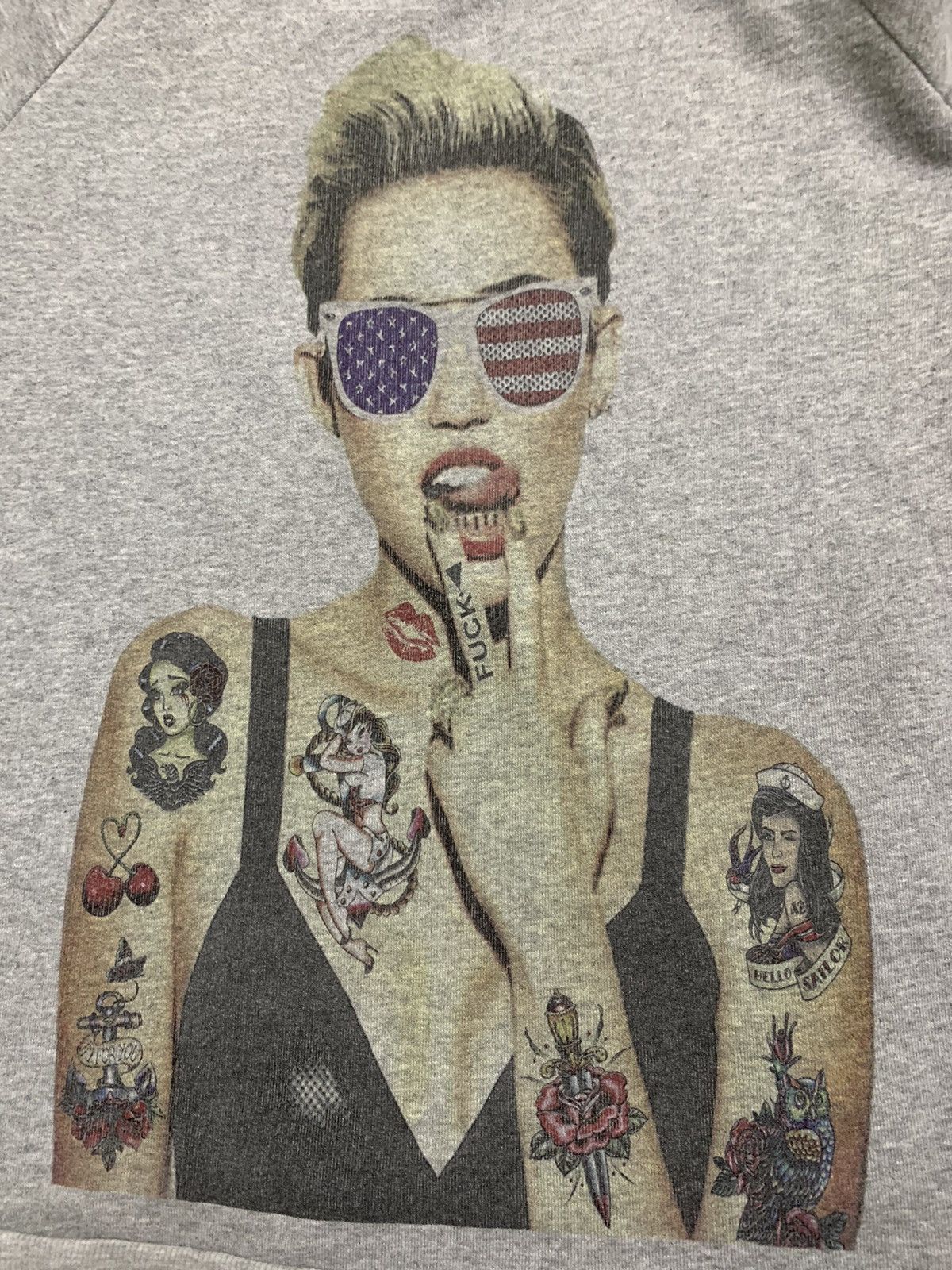Hysteric Glamour 🔥HOT🔥SPEND PHOTO TEE VERY RARE Size US S / EU 44-46 / 1 - 1 Thumbnail