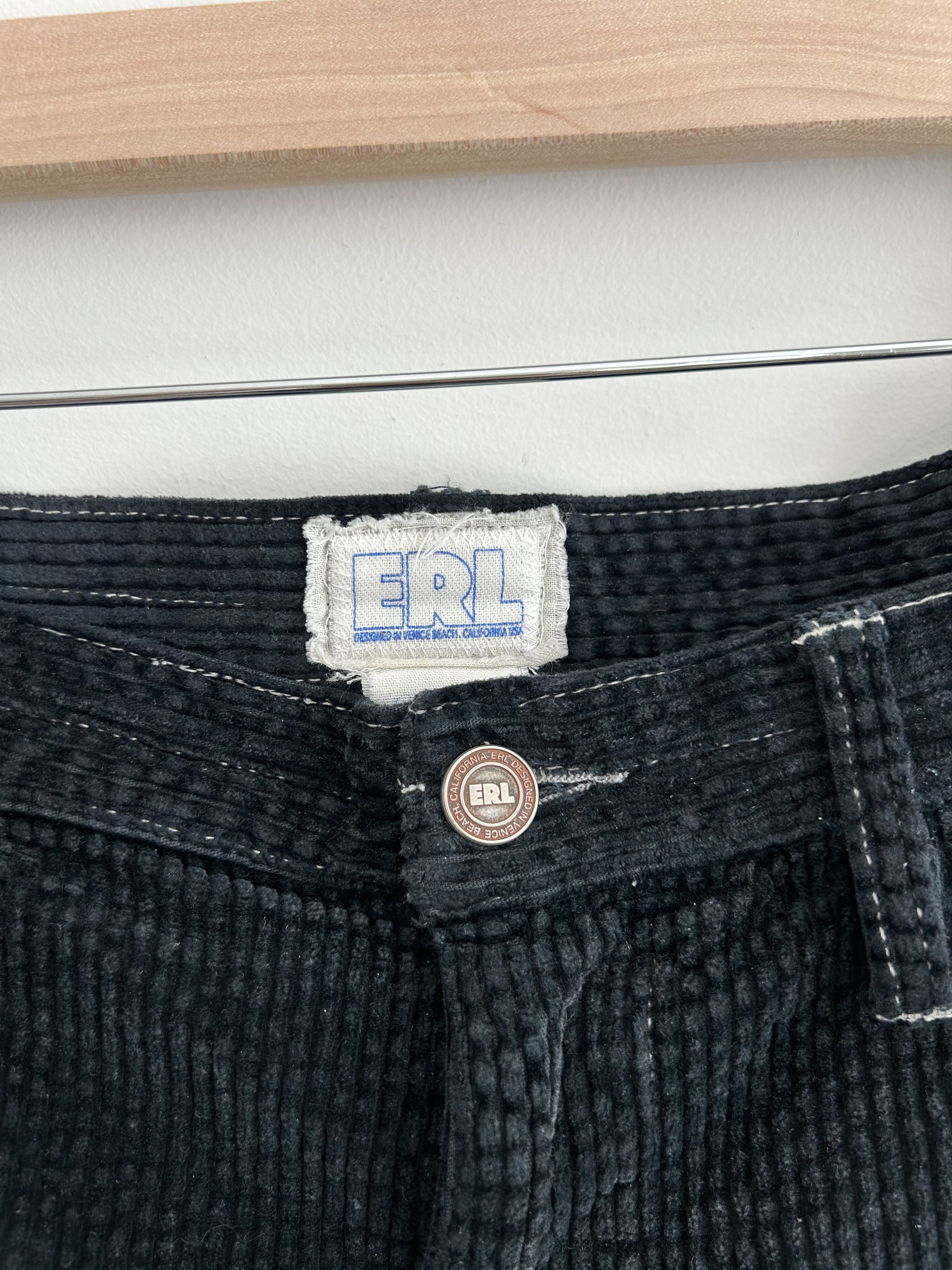 ERL OG ERL made in California corduroy shorts Size US 30 / EU 46 - 7 Thumbnail