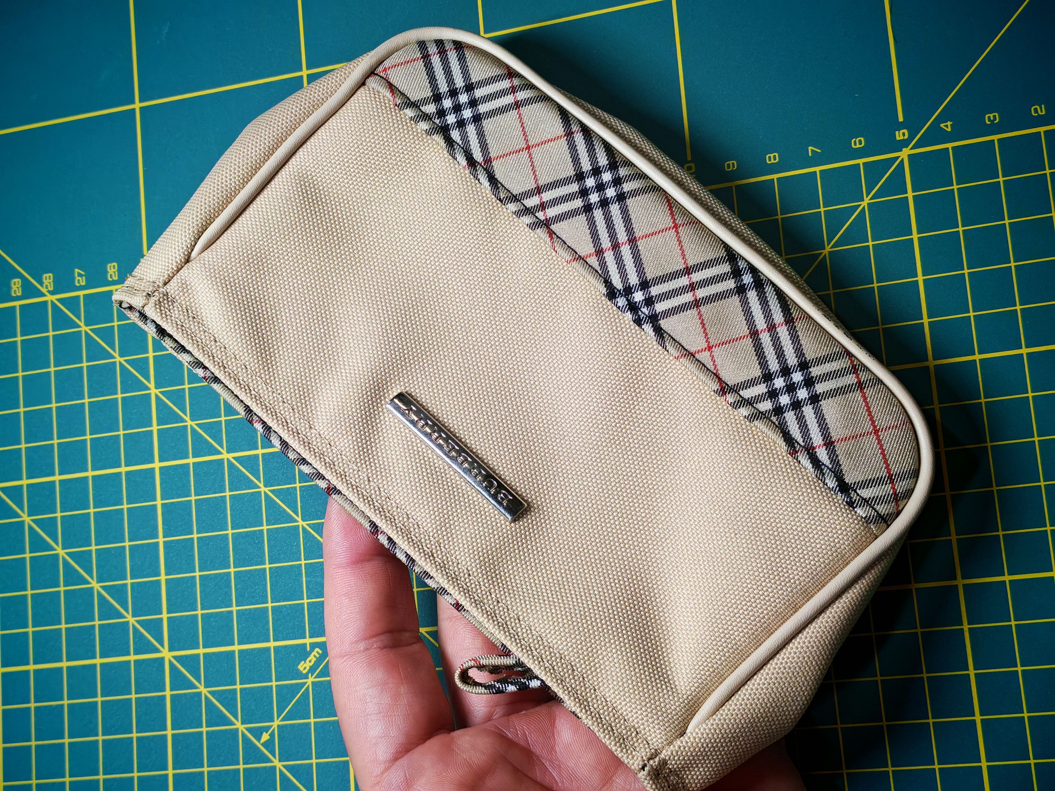 Burberry Burberry Cosmetic Bag Size ONE SIZE - 2 Thumbnail
