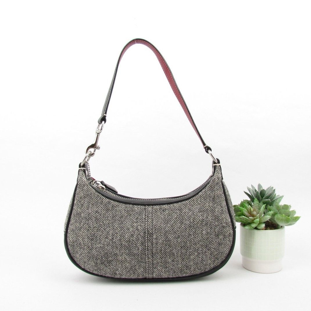 Coach Authentic Coach Vintage Y2K Baguette Bag Size ONE SIZE - 2 Thumbnail