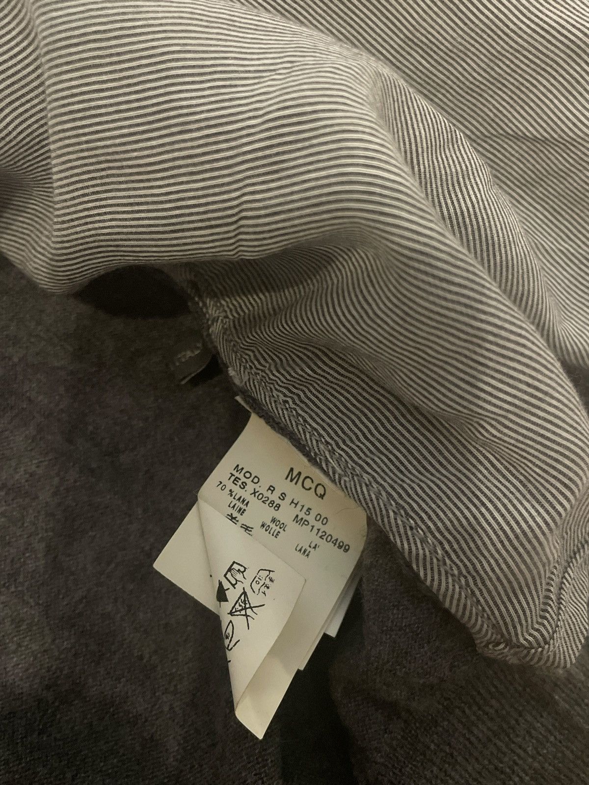 Alexander McQueen Cardigan Alexander McQueen edition 2011, size M Size US M / EU 48-50 / 2 - 8 Thumbnail