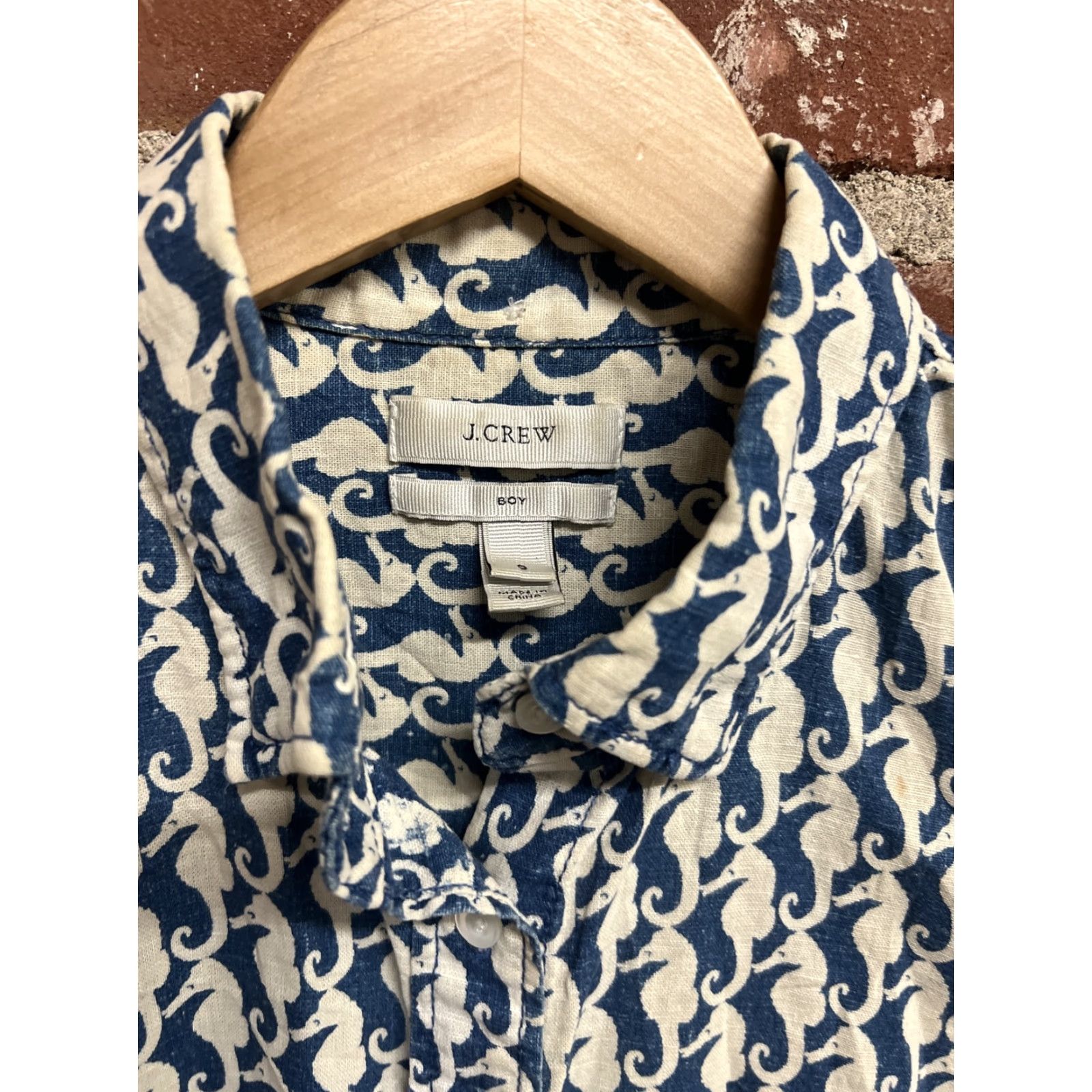 J.Crew J.Crew Button-Up Linen Blue Seahorse Collared Long Sleeve Shirt Women Size 0 - 19" Pit to Pit 25" Length Size XS / US 0-2 / IT 36-38 - 2 Thumbnail