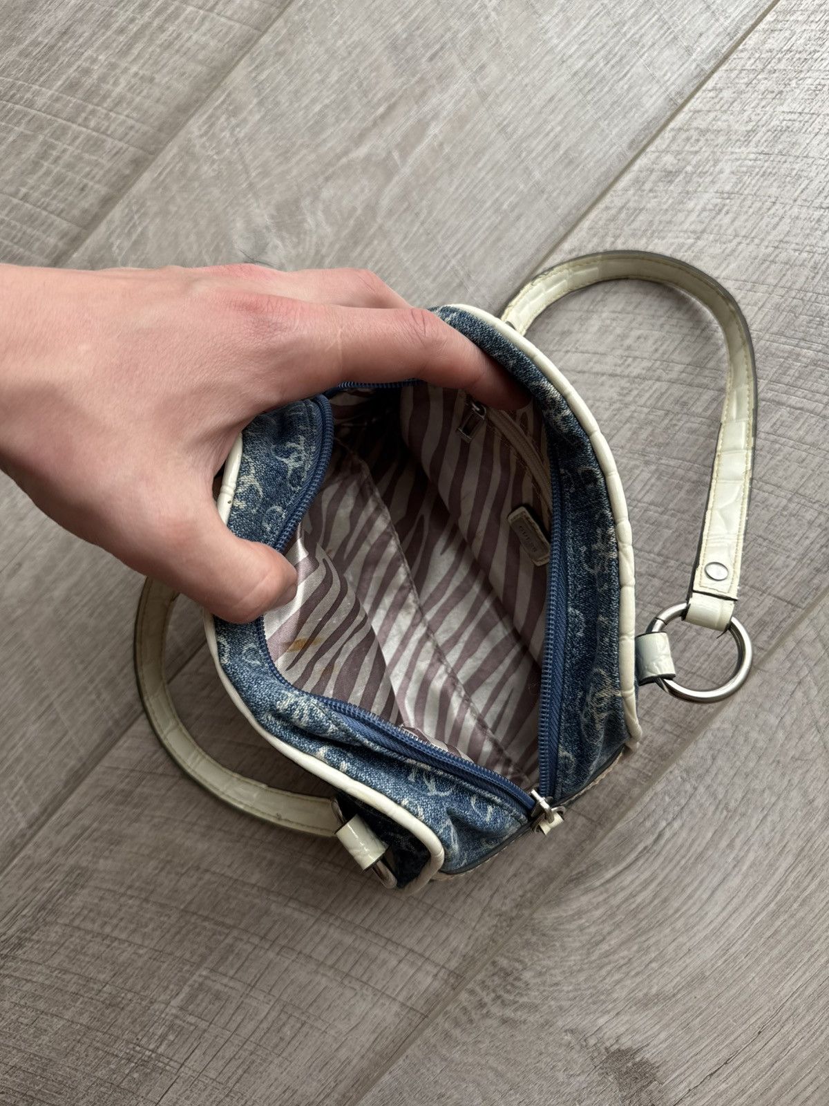 Guess Guess vintage buckle logo bag baguette mini 00s Y2k Handbag Size ONE SIZE - 10 Thumbnail