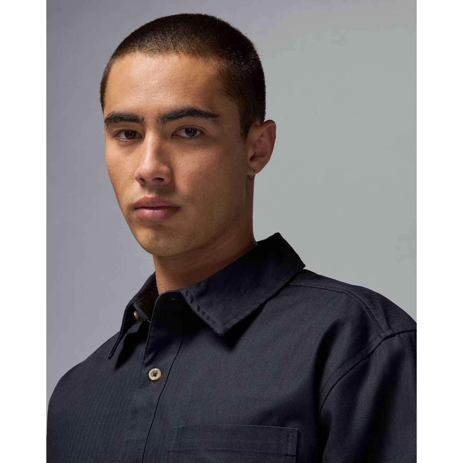 Jordan Brand Nike Air Jordan Essential Statement Button Down Black Size US M / EU 48-50 / 2 - 3 Thumbnail