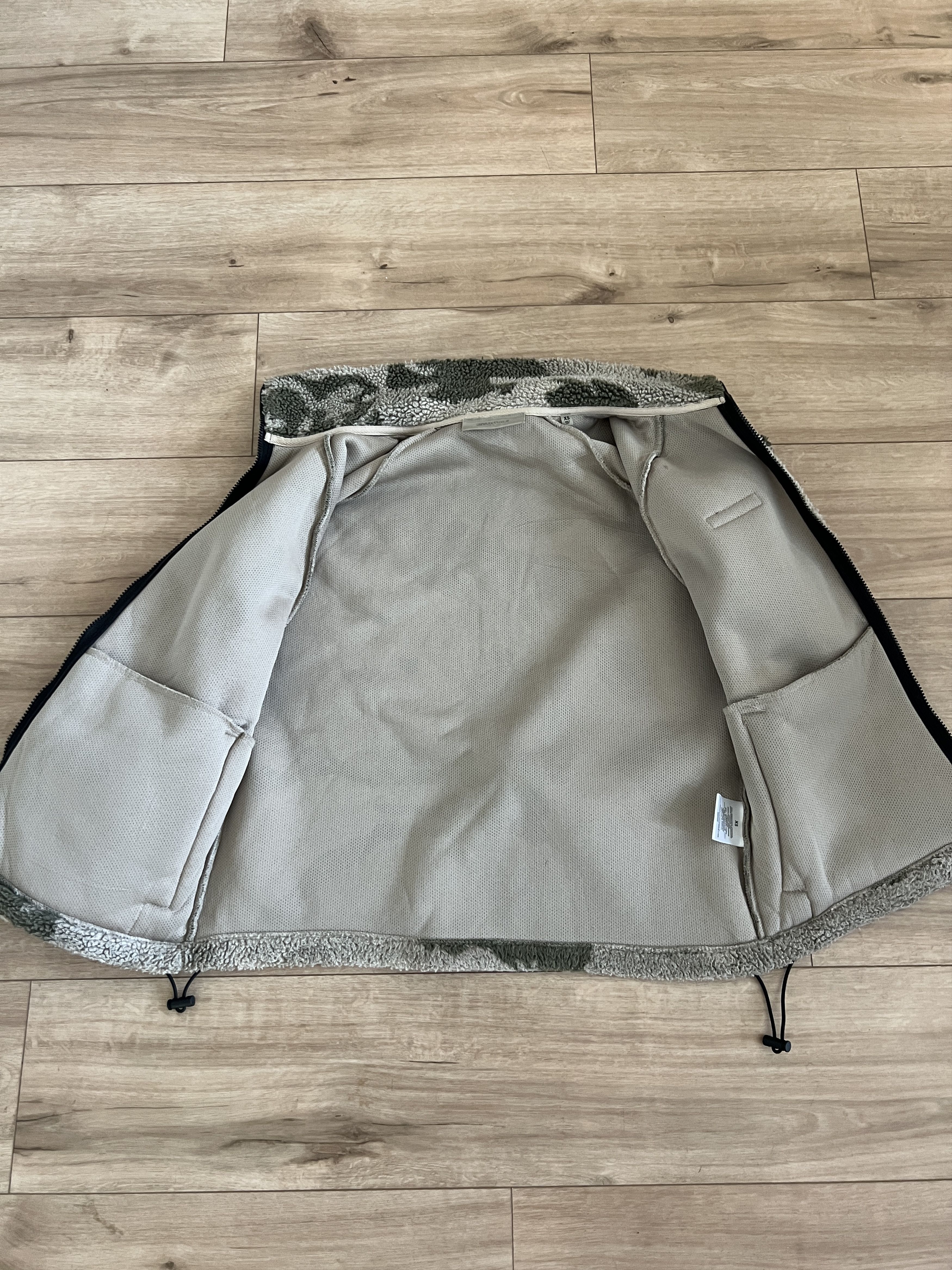 Essentials Fear of God Essentials Tan Green Camo Sherpa Full Zip Jacket Size US XS / EU 42 / 0 - 6 Thumbnail