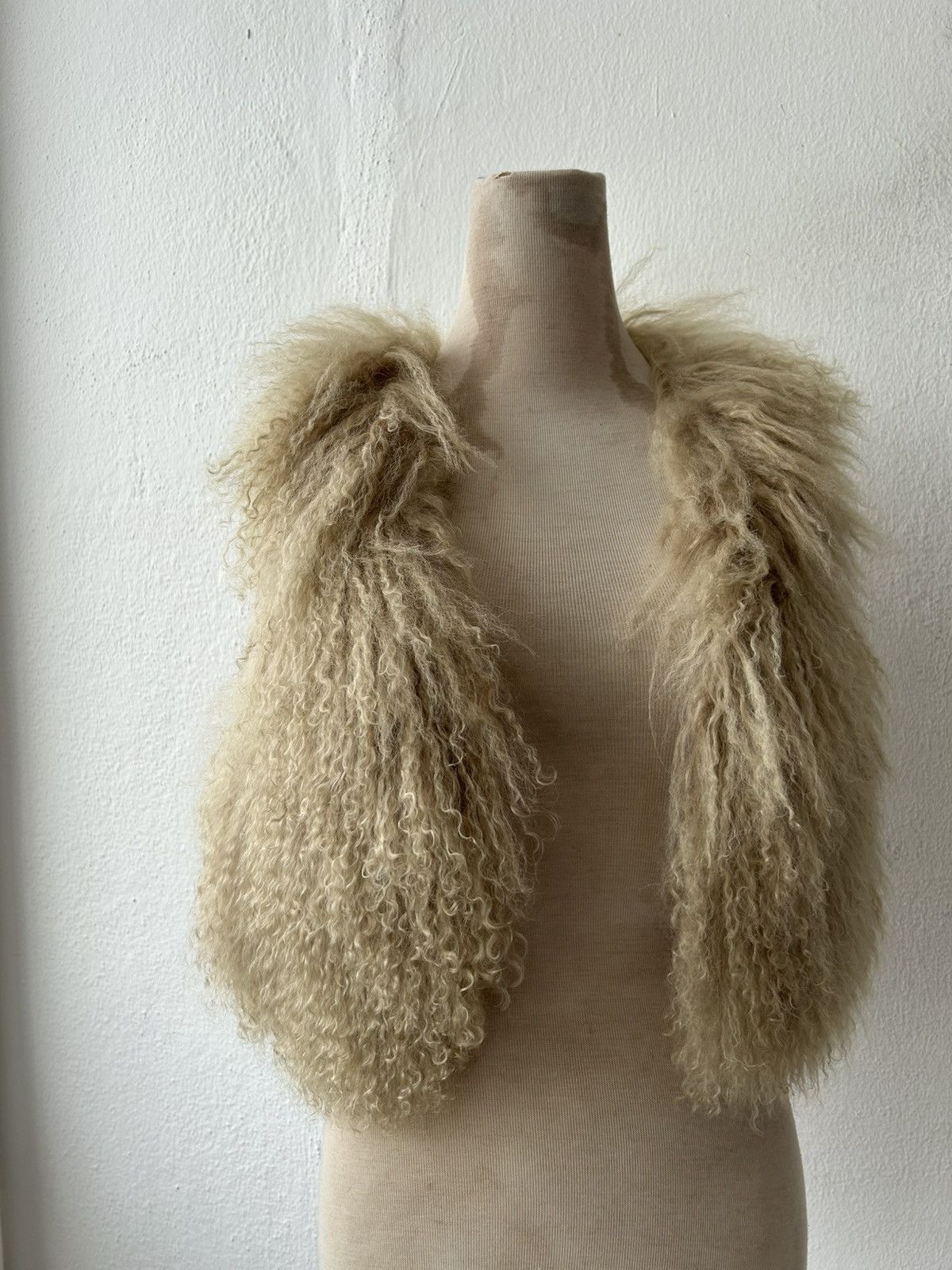 GOA GOA Sheep Fur Vest Size ONE SIZE - 14 Thumbnail