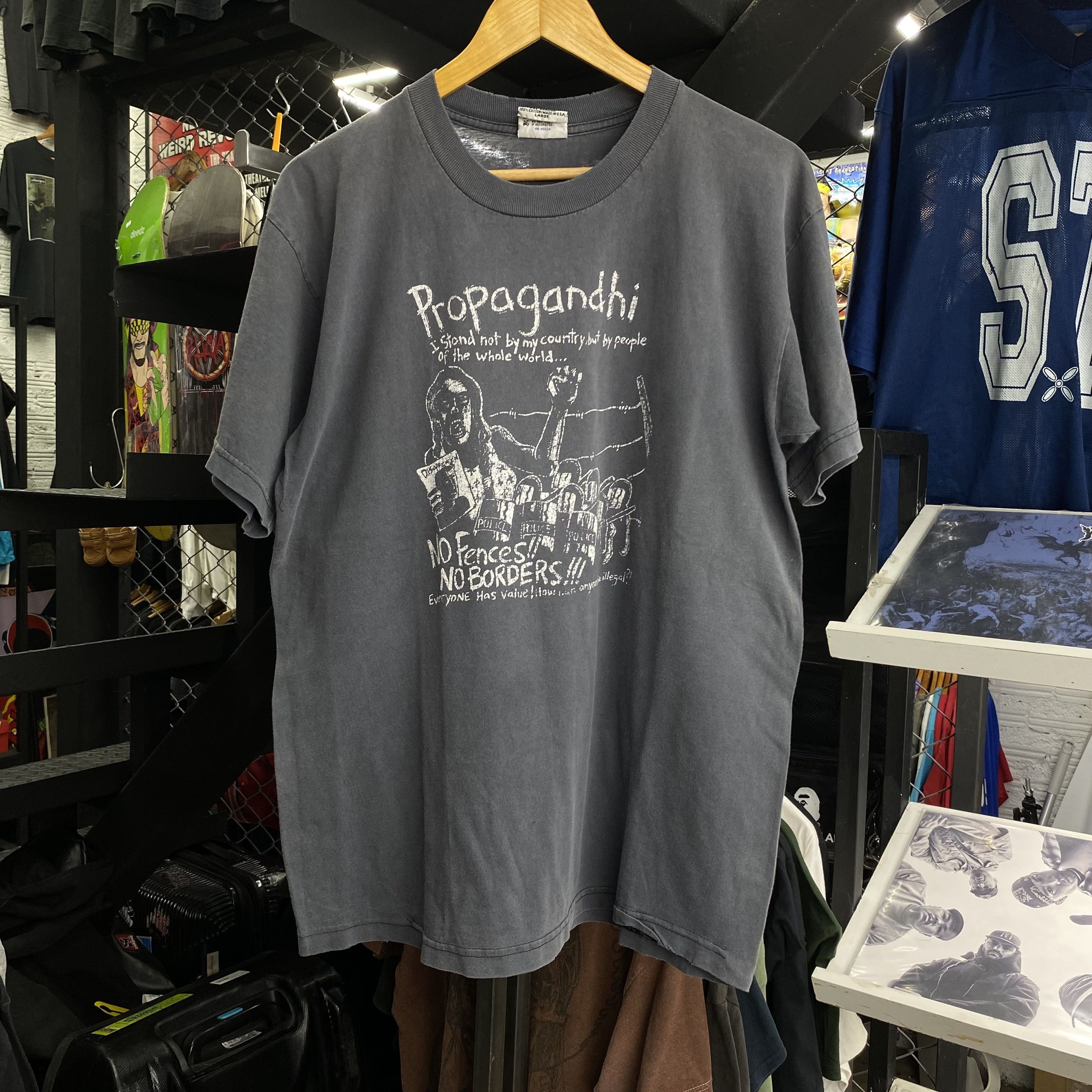 Band Tees PROPAGANDHI Fuck The Border Vintage 2000s Band Shirt Size US L / EU 52-54 / 3 - 1 Thumbnail