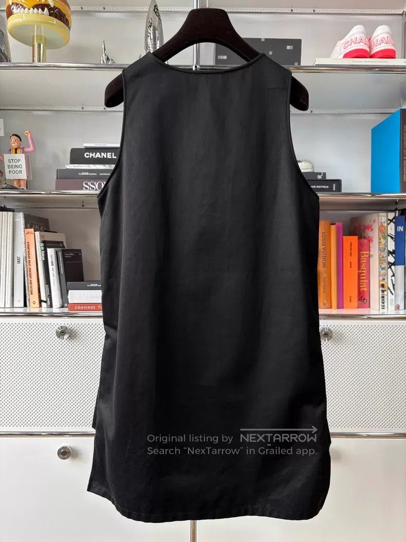 Prada Prada Black round-neck triangle logo sleeveless top vest Size US XS / EU 42 / 0 - 3 Thumbnail