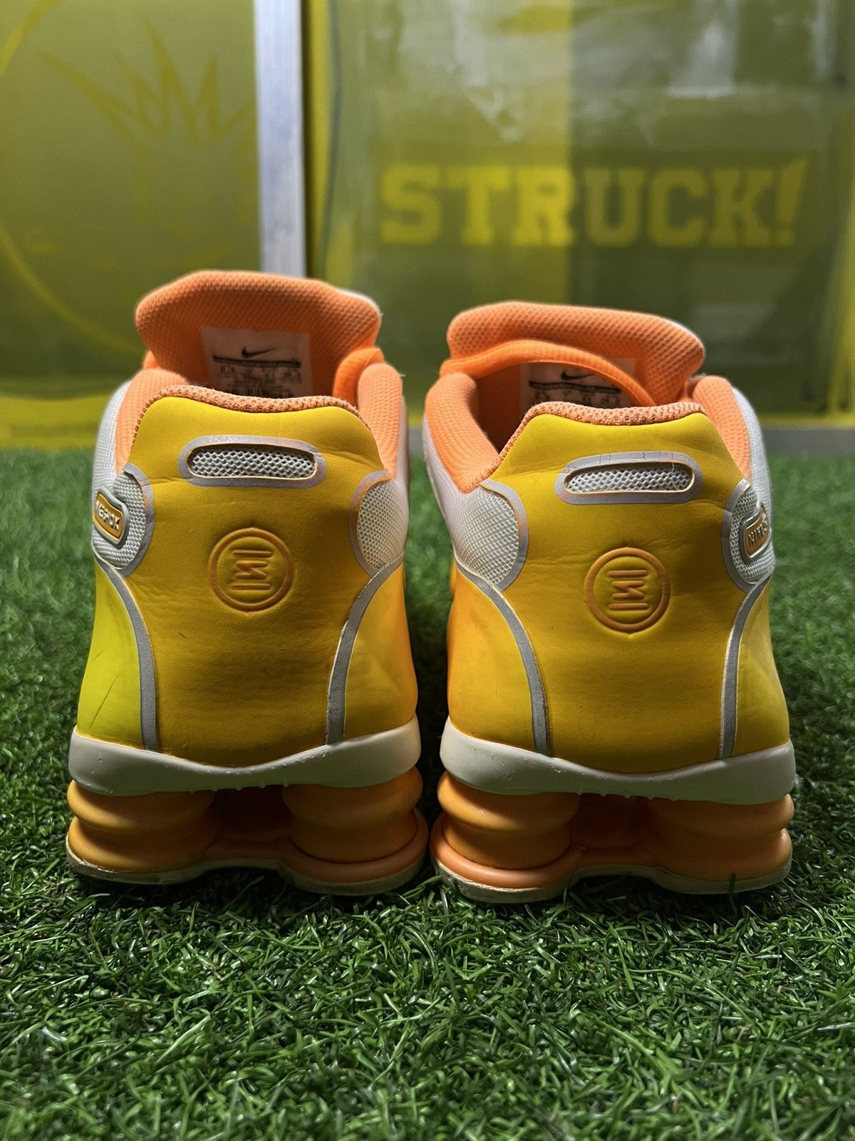 Nike × Vintage Y2K NIKE SHOX NZ “Bright Citrus” Size US 9.5 / IT 39.5 - 2 Thumbnail