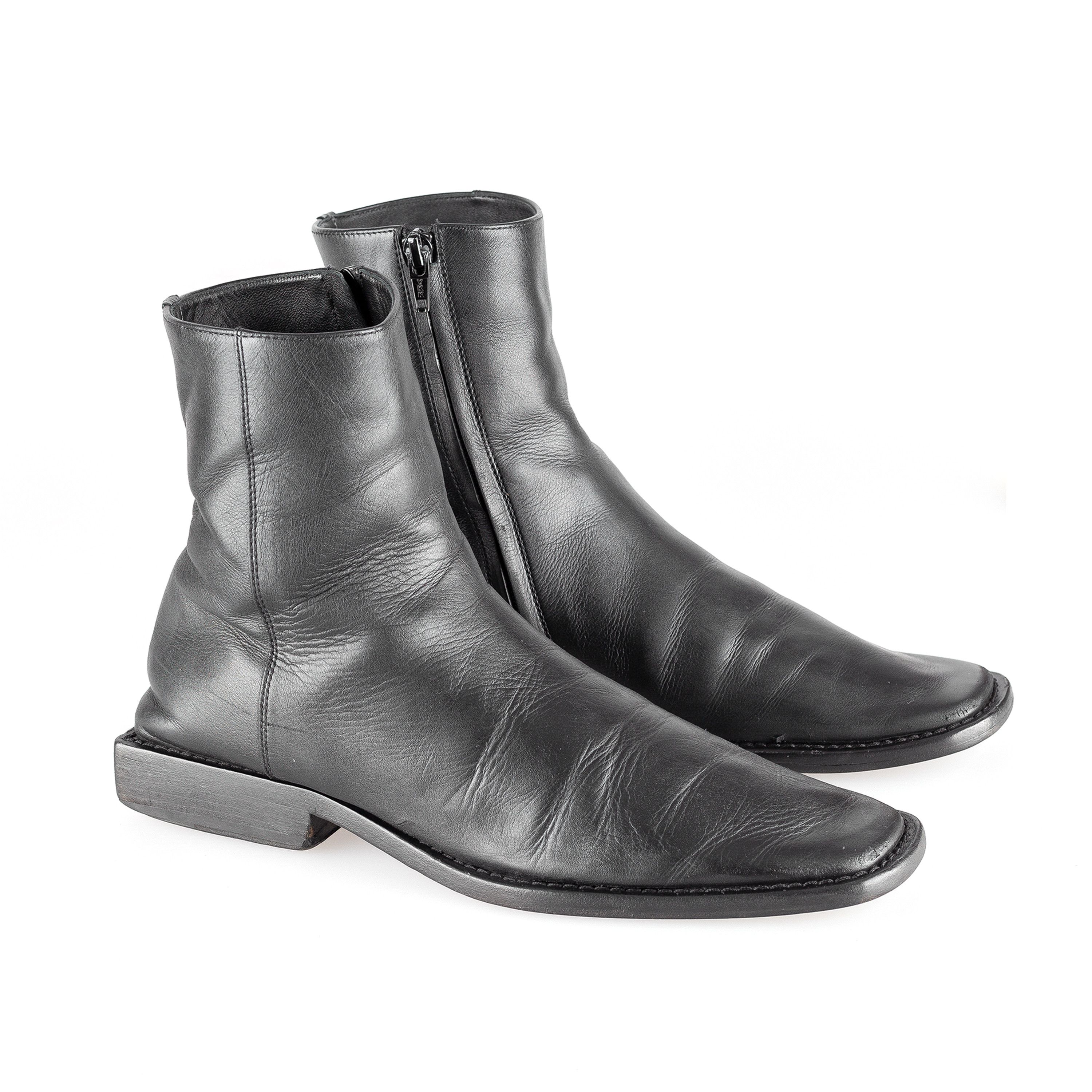 Balenciaga Balenciaga BB RIM BACK LOGO LEATHER BOOTS (39 EU) Size US 8 / IT 38 - 1 Thumbnail
