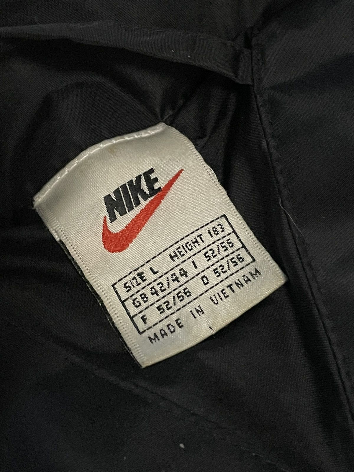 Nike Vintage Nike Big Swoosh Black Baggy Puffer Jacket Size US L / EU 52-54 / 3 - 8 Thumbnail