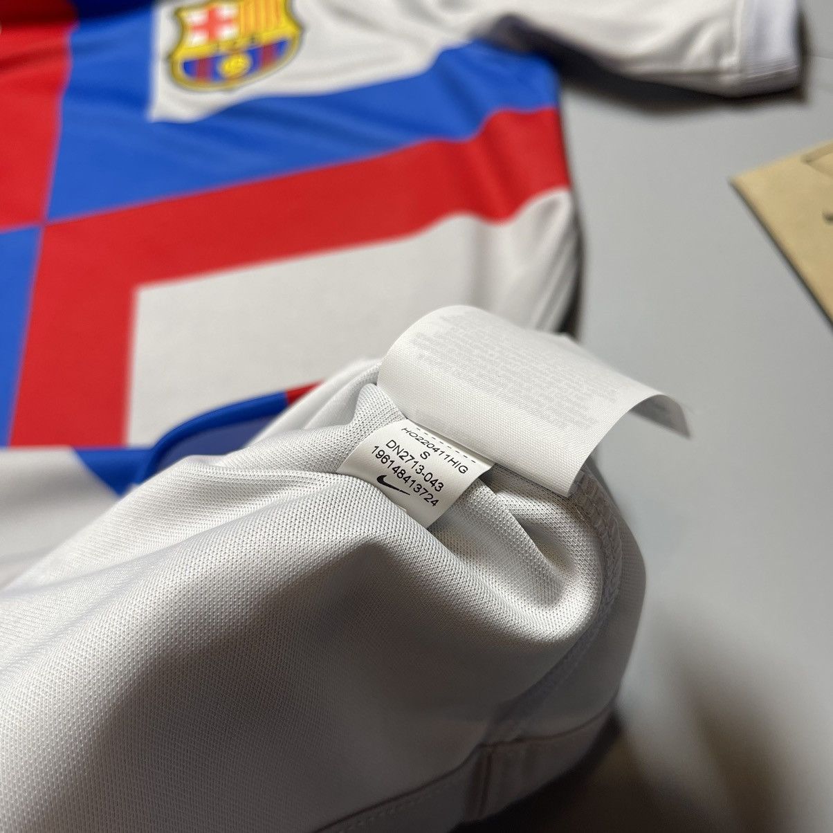 Nike × Vintage BARCELONA NIKE 2022/2023 SOCCER THIRD JERSEY #9 LEWANDOWSKI Size US S / EU 44-46 / 1 - 19 Thumbnail