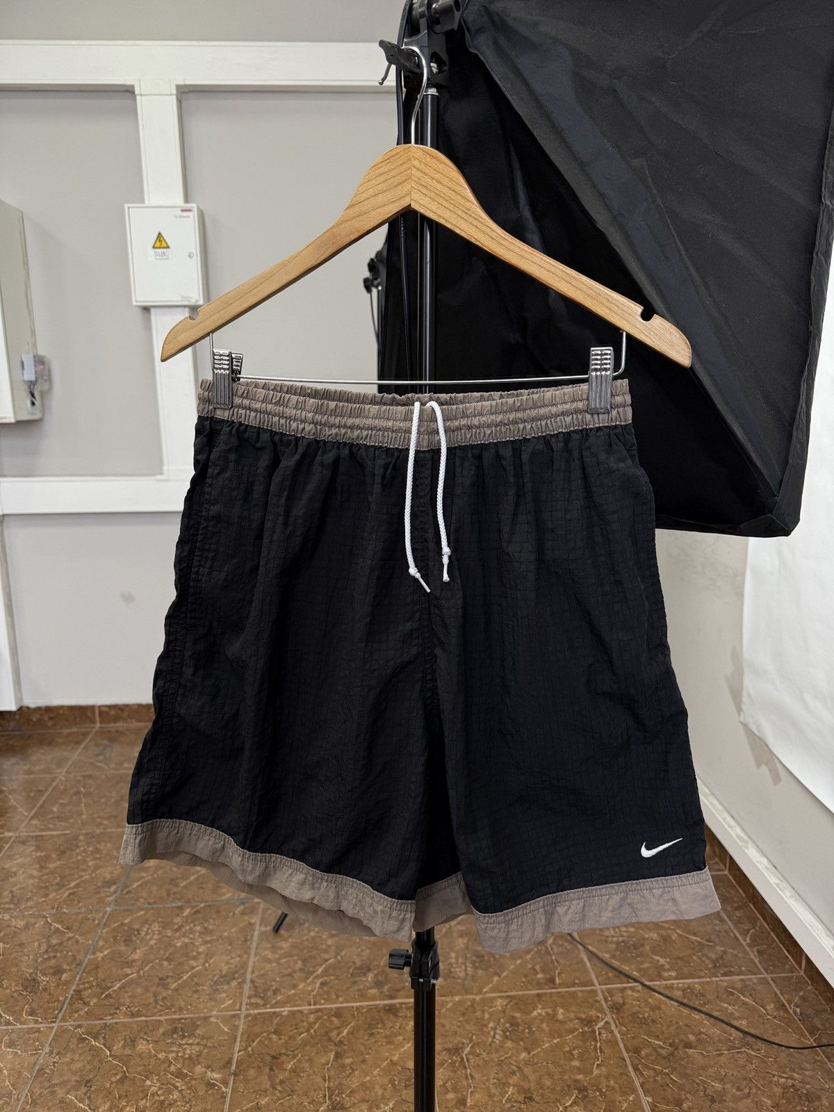 Nike 🇺🇸 Vintage 90s Nike Nylon Shorts Rare Retro Hype Y2K Size US 34 / EU 50 - 1 Thumbnail