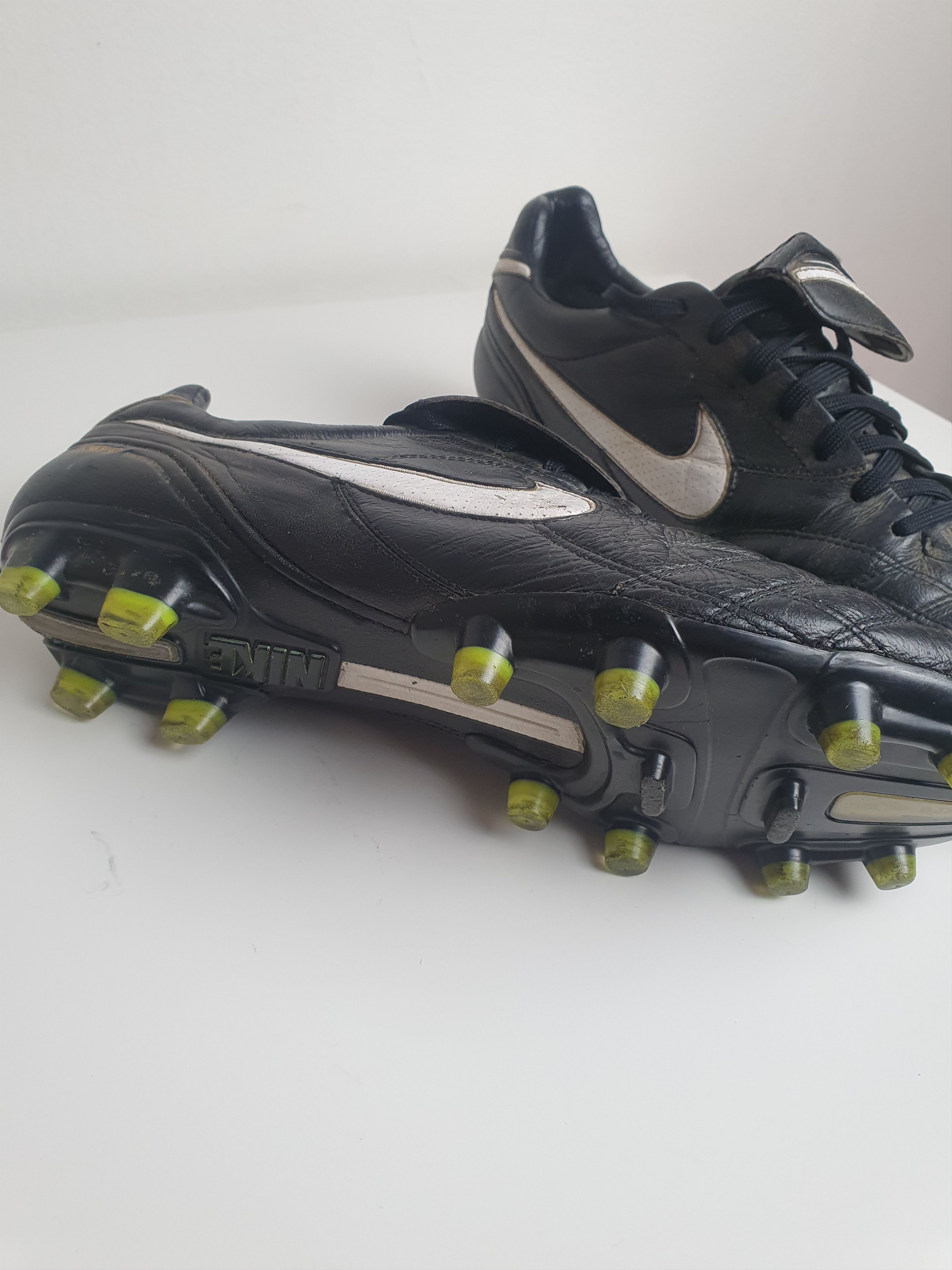 Nike Vintage Cleats mens Nike Tiempo Legend III Football Rare Size US 11 / EU 44 - 12 Thumbnail