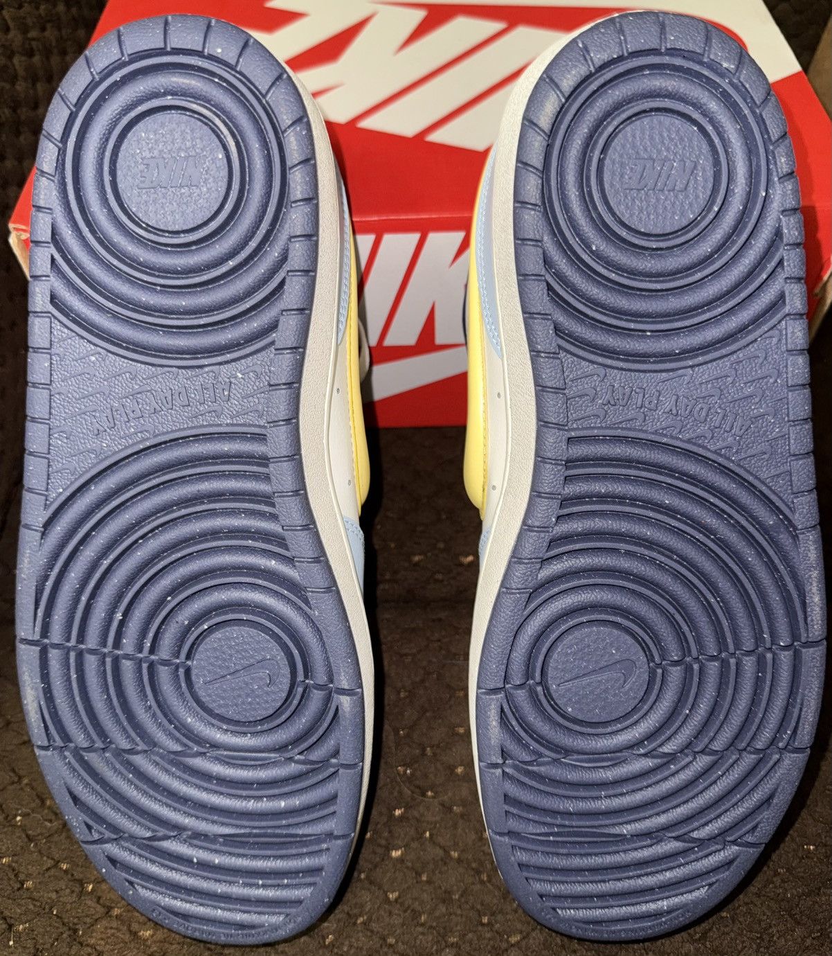Nike Nike “Puff Print” lowtop Court Borough Recraft, sz7/8.5w NEW Size US 8.5 / IT 38.5 - 18 Thumbnail