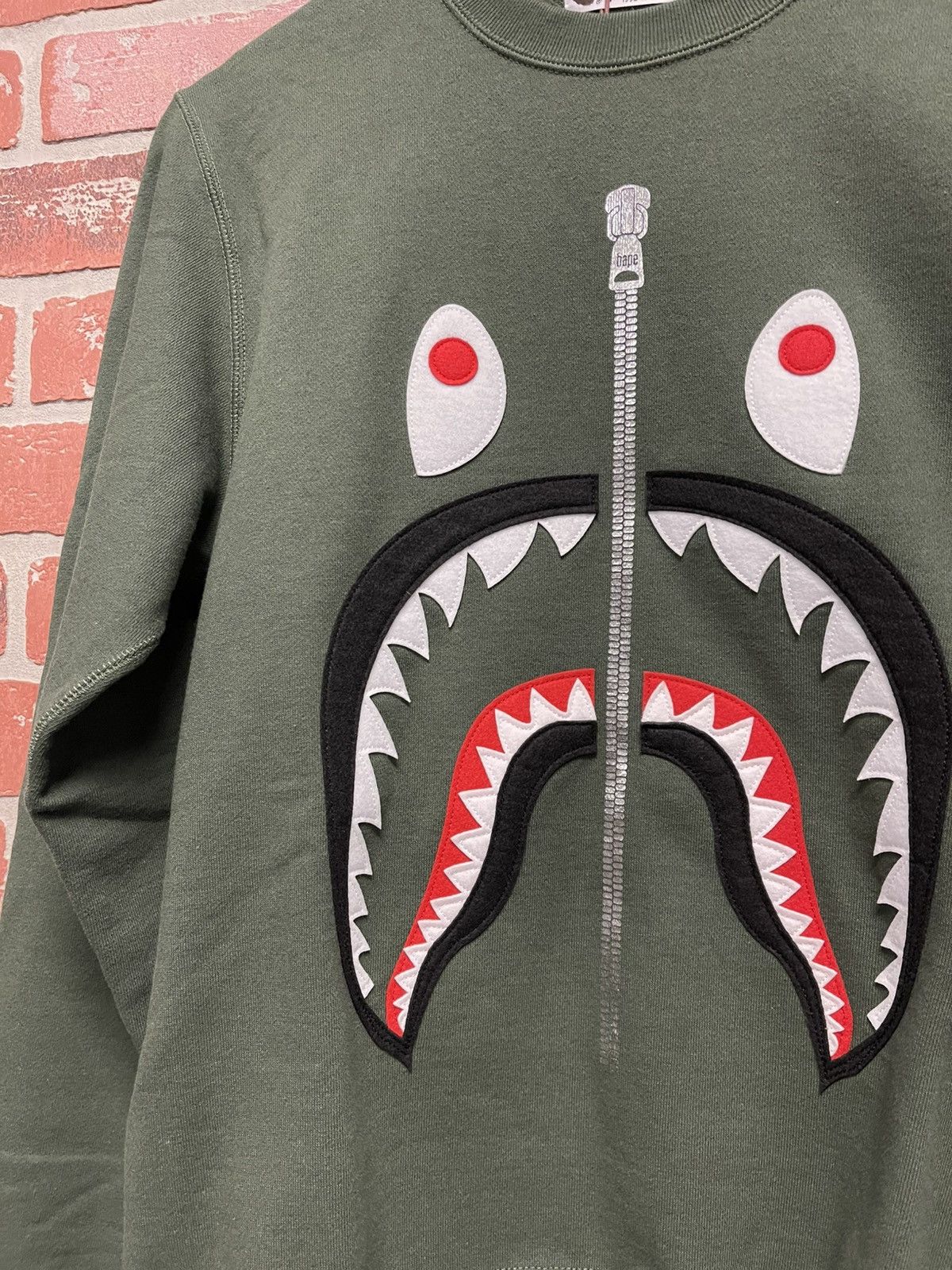 Bape Bape Crewneck Green Shark Embroidered Size M Size US M / EU 48-50 / 2 - 2 Thumbnail