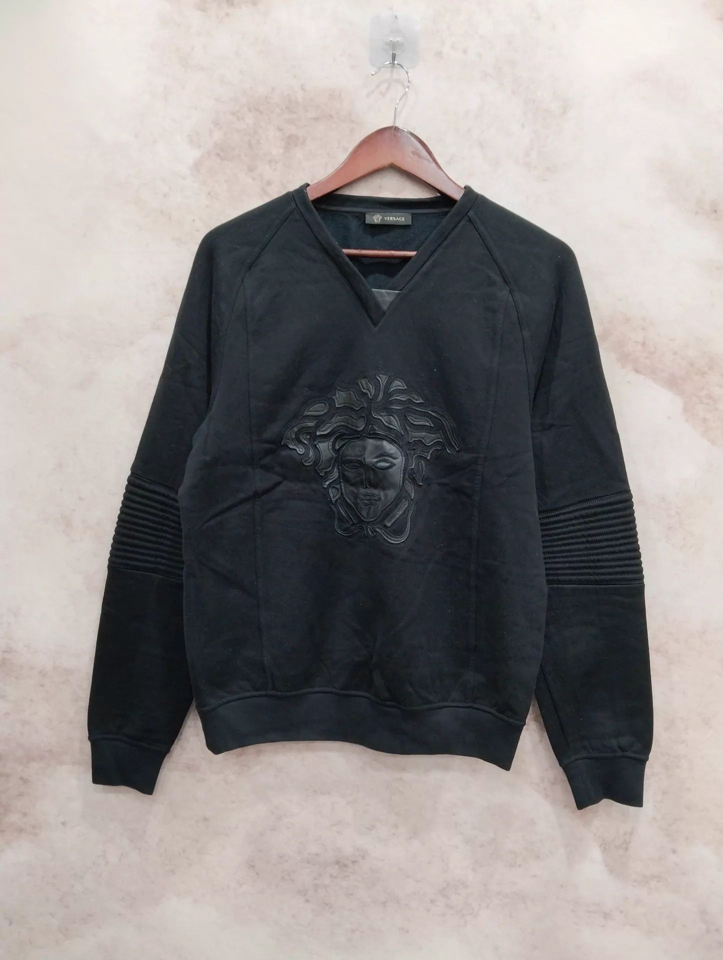 Versace VERSACE Medusa Leather Panel V-neck Pullover S Size US S / EU 44-46 / 1 - 1 Thumbnail