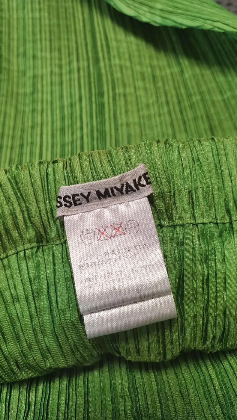 Issey Miyake Issey Miyake size:L A light green main line three-dimensio Size 22" - 4 Thumbnail
