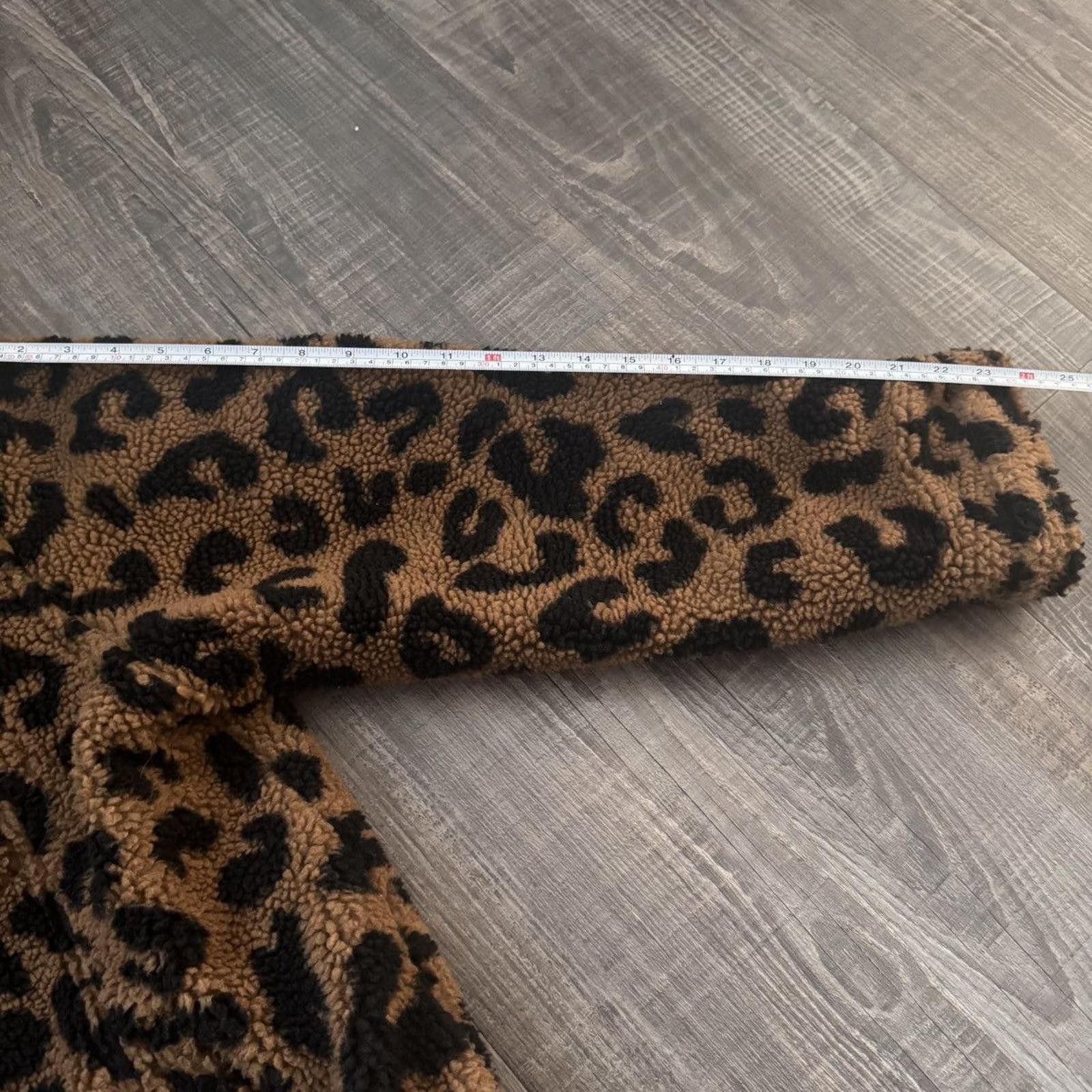 Forever 21 FOREVER 21 • VNTG Faux Fur "Leopard" Jacket (XL) Size US XL / EU 56 / 4 - 7 Thumbnail